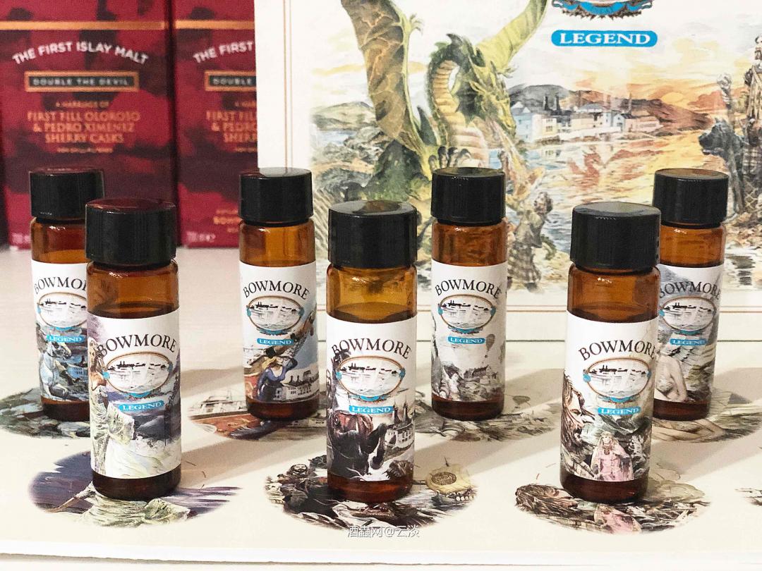 底盘正好对应一个杯子<img src='https://sdata.whiskyworm.com/xcxpics/emoji_21.png' class='emoji' /><img src='https://sdata.whiskyworm.com/xcxpics/emoji_21.png' class='emoji' />