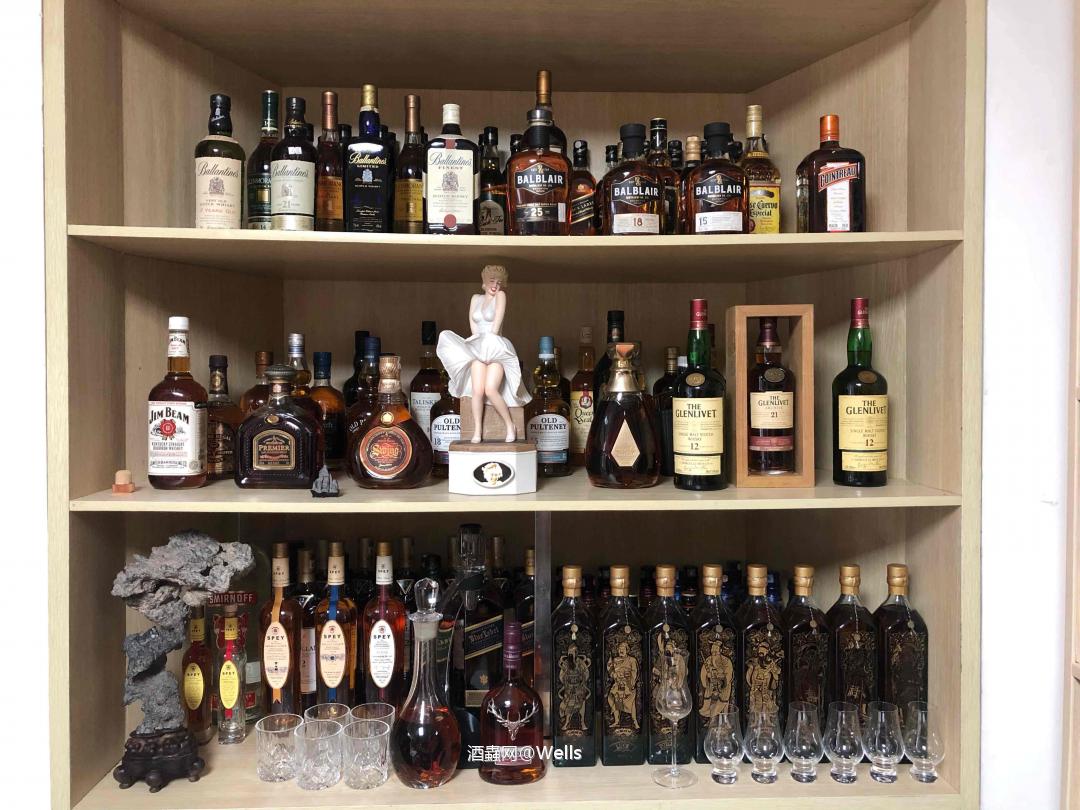 和老爸有共同爱好的好处就是喝酒成本降低