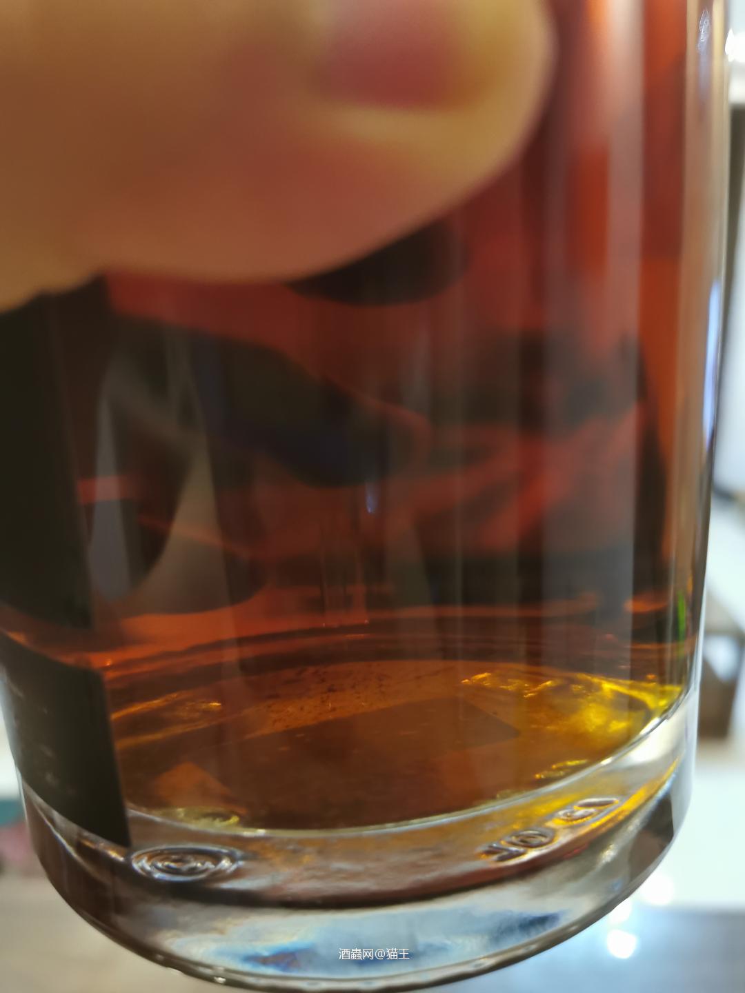 酒中的浮物是什么。