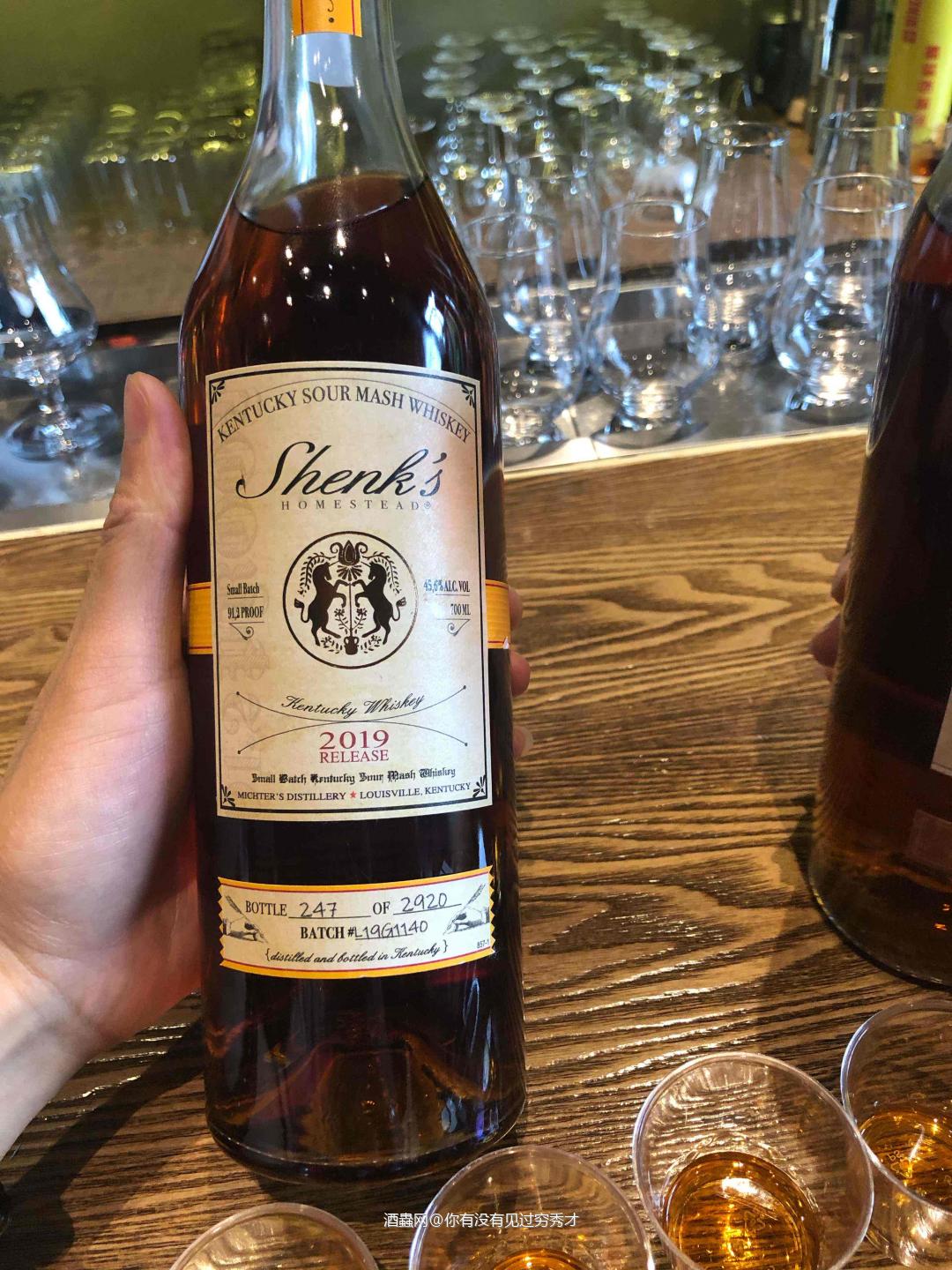 山柯家园酸麦芽2019珍藏45.6%<p class='p'/><p class='p'/>琥珀色，挂杯明显<p class='p'/>闻…