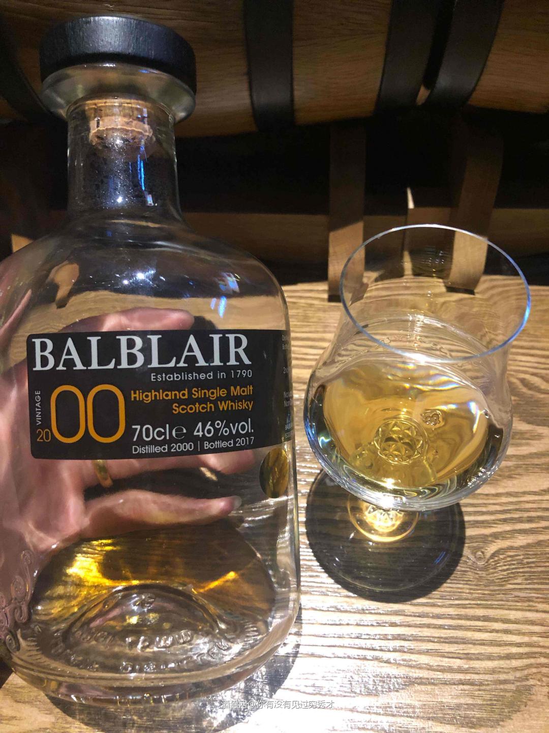 巴布莱尔2000 2ND<p class='p'/>酒体清澈，琥珀色，挂杯明显<p class='p'/>闻香：…