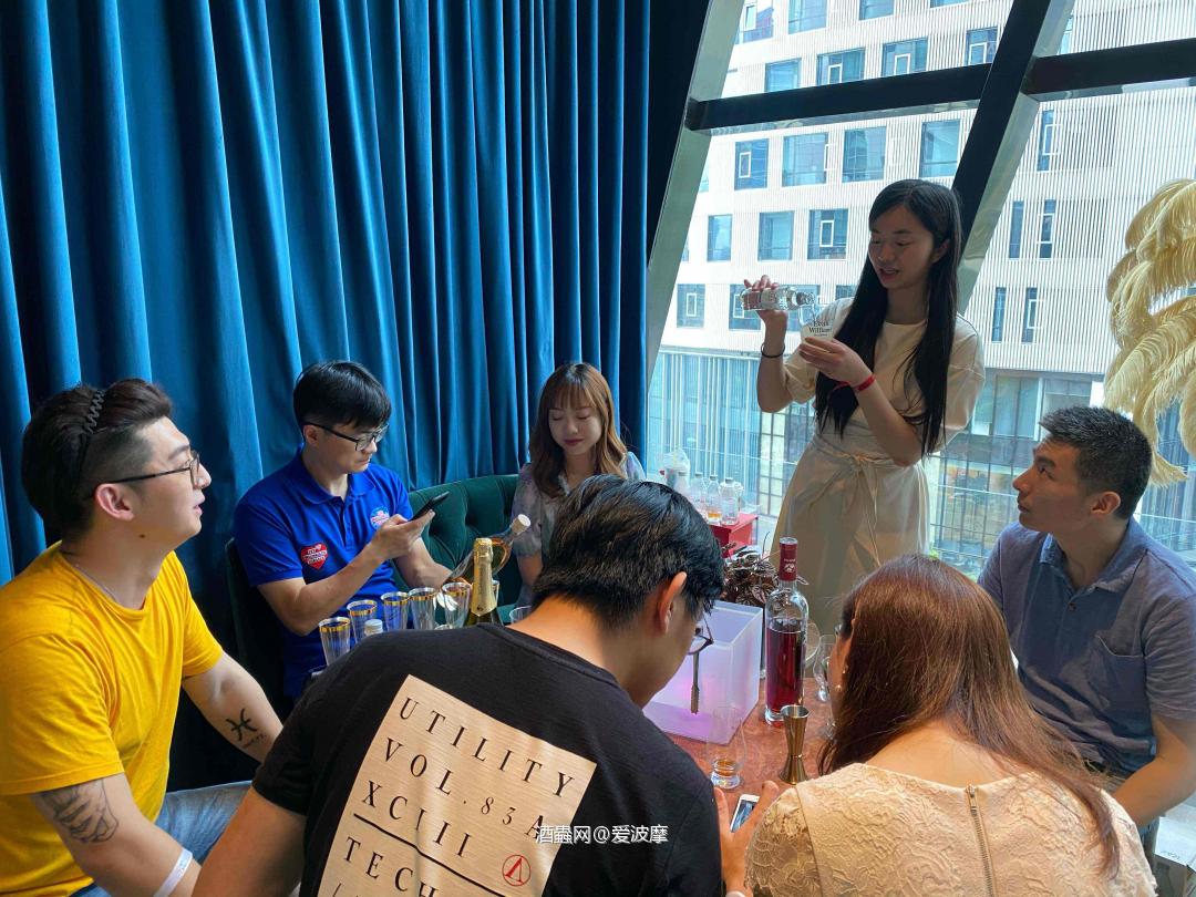 聚众喝酒，要珍惜