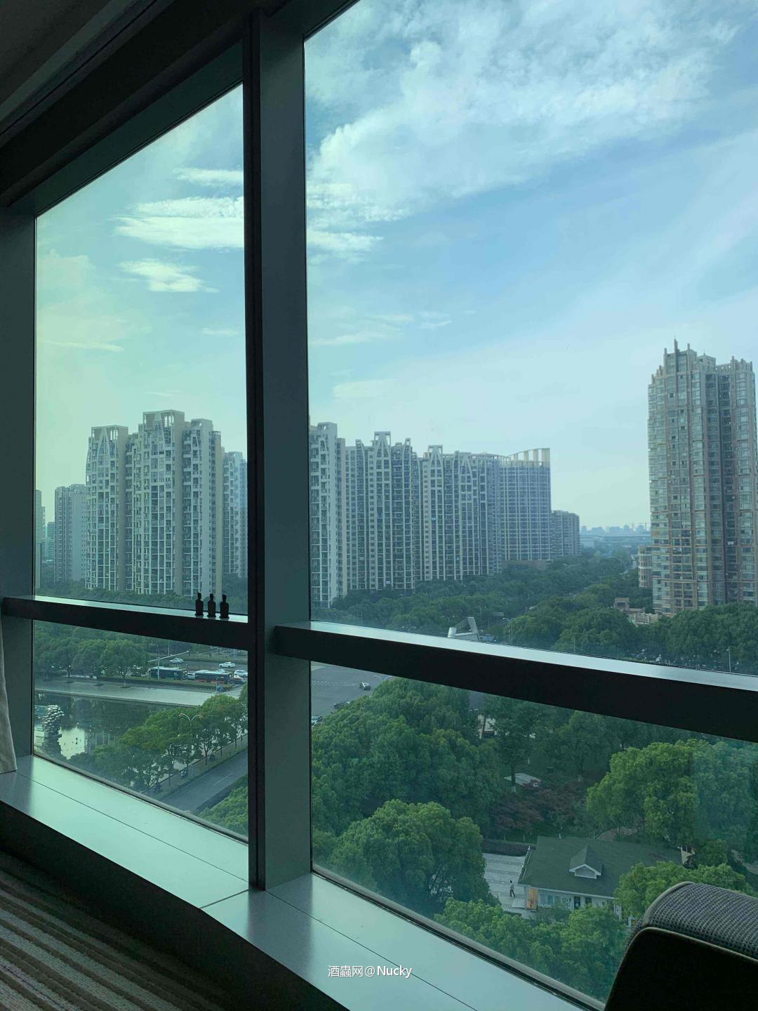 杨梅没采到，只能喝一喝。