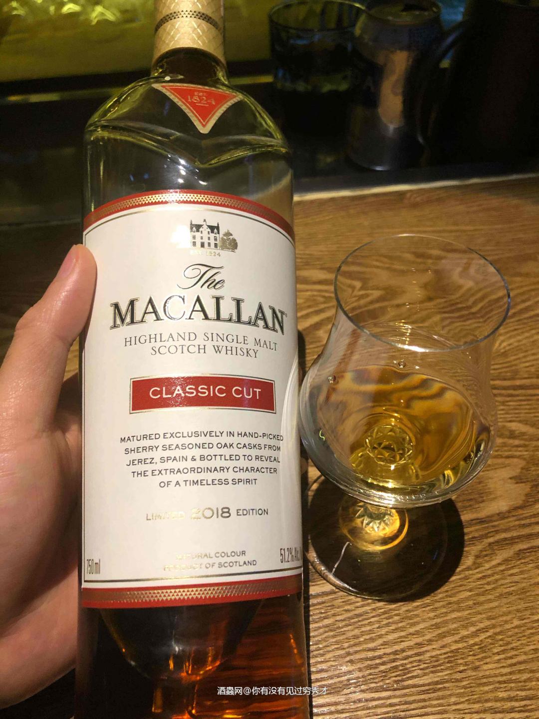 琥珀色,挂杯明显<p class='p'/>闻香:皮革、烟丝、奶油巧克力、山楂健脾丸、…