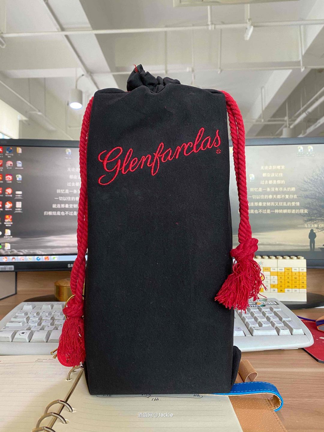 花格是那种在包装上就先取悦你,然后酒色上再取悦你的东西~年纪轻轻不容易~