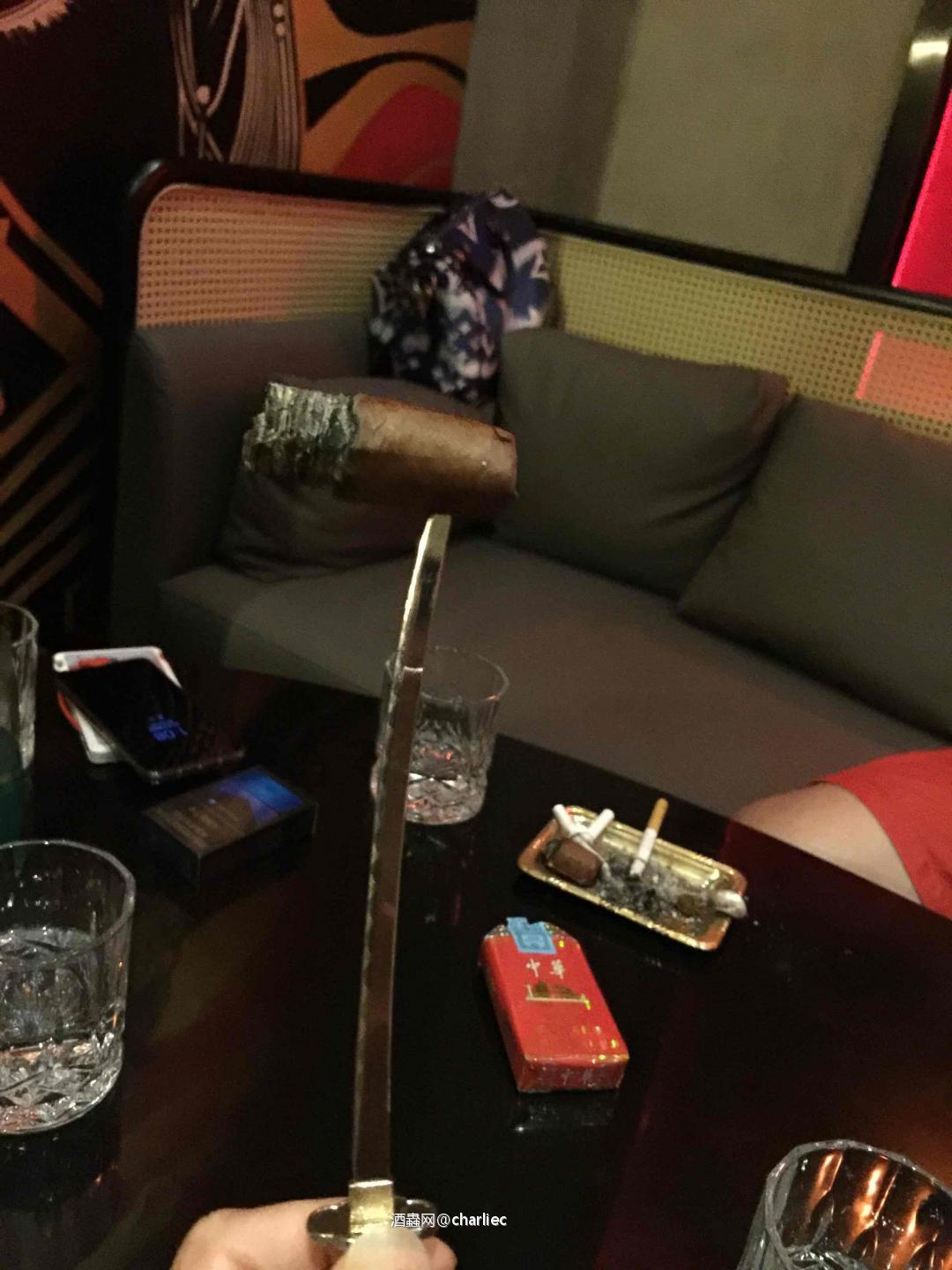 刀光剑影六扇门<img src='https://sdata.whiskyworm.com/xcxpics/emoji_1.png' class='emoji' />