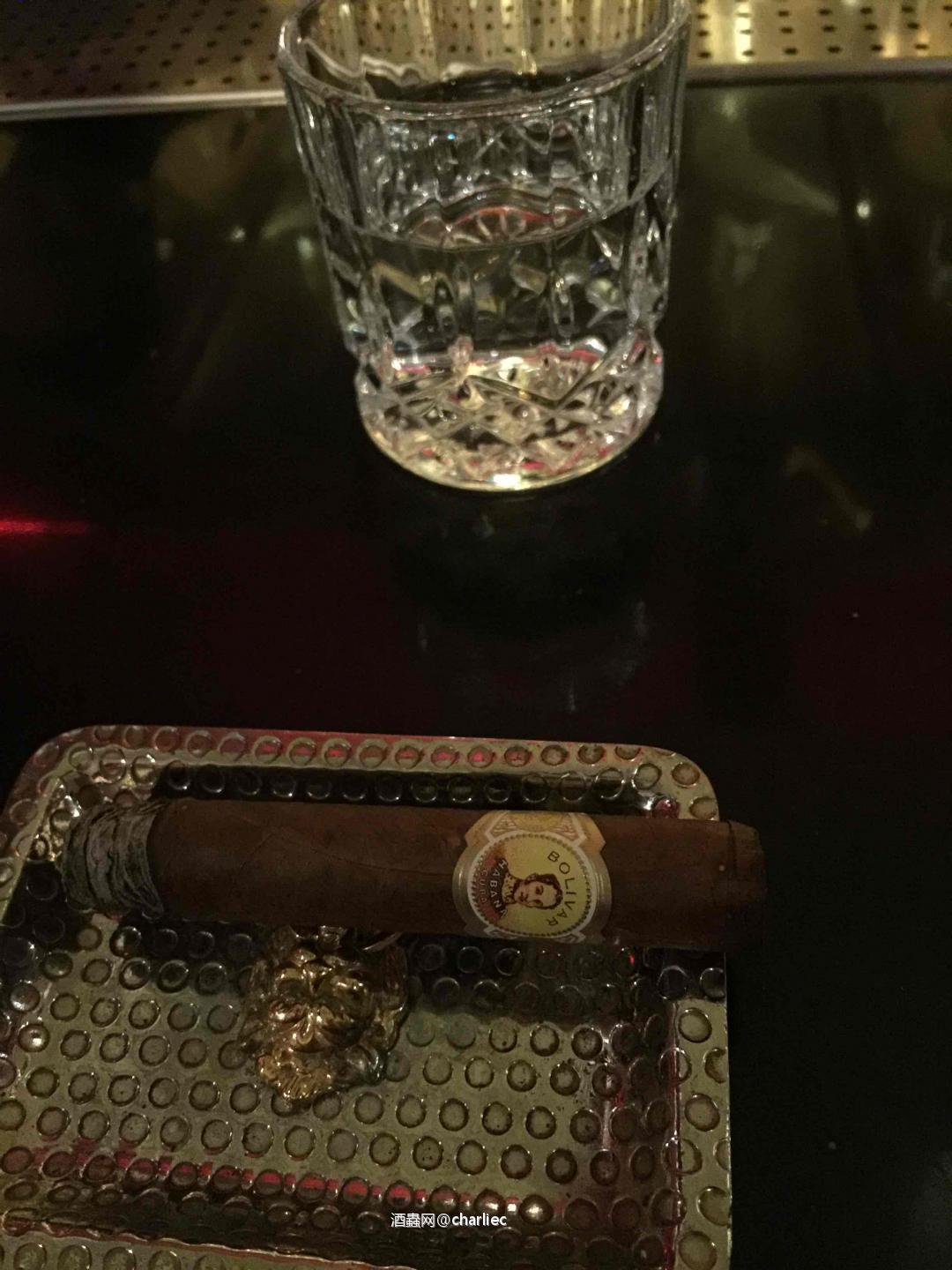 刀光剑影六扇门<img src='https://sdata.whiskyworm.com/xcxpics/emoji_1.png' class='emoji' />