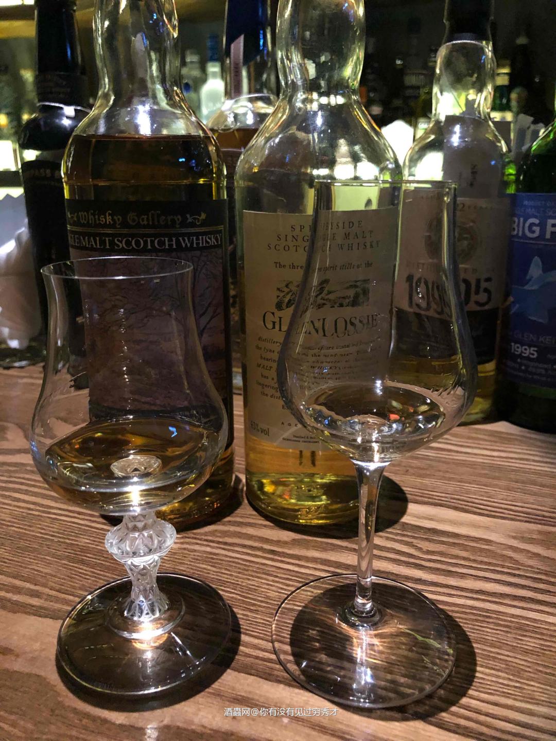 格兰洛西<p class='p'/>花鸟版10年 43%<p class='p'/>酒体清澈，淡淡的白葡萄酒色<p class='p'/>…