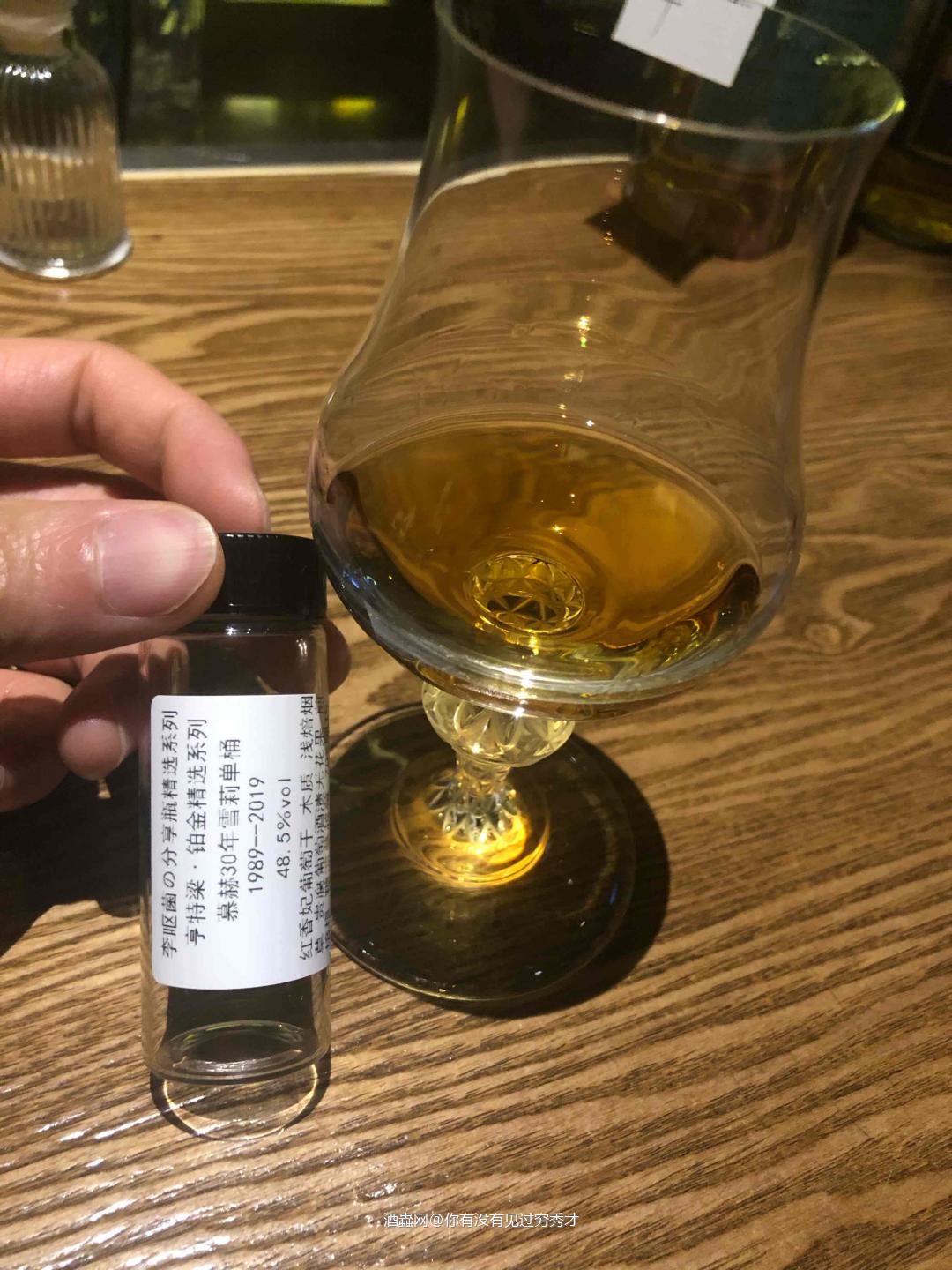 感谢朋友送的分享瓶<p class='p'/>酒体清澈，深棕色，<p class='p'/>闻香：深色蜜饯、木桶…