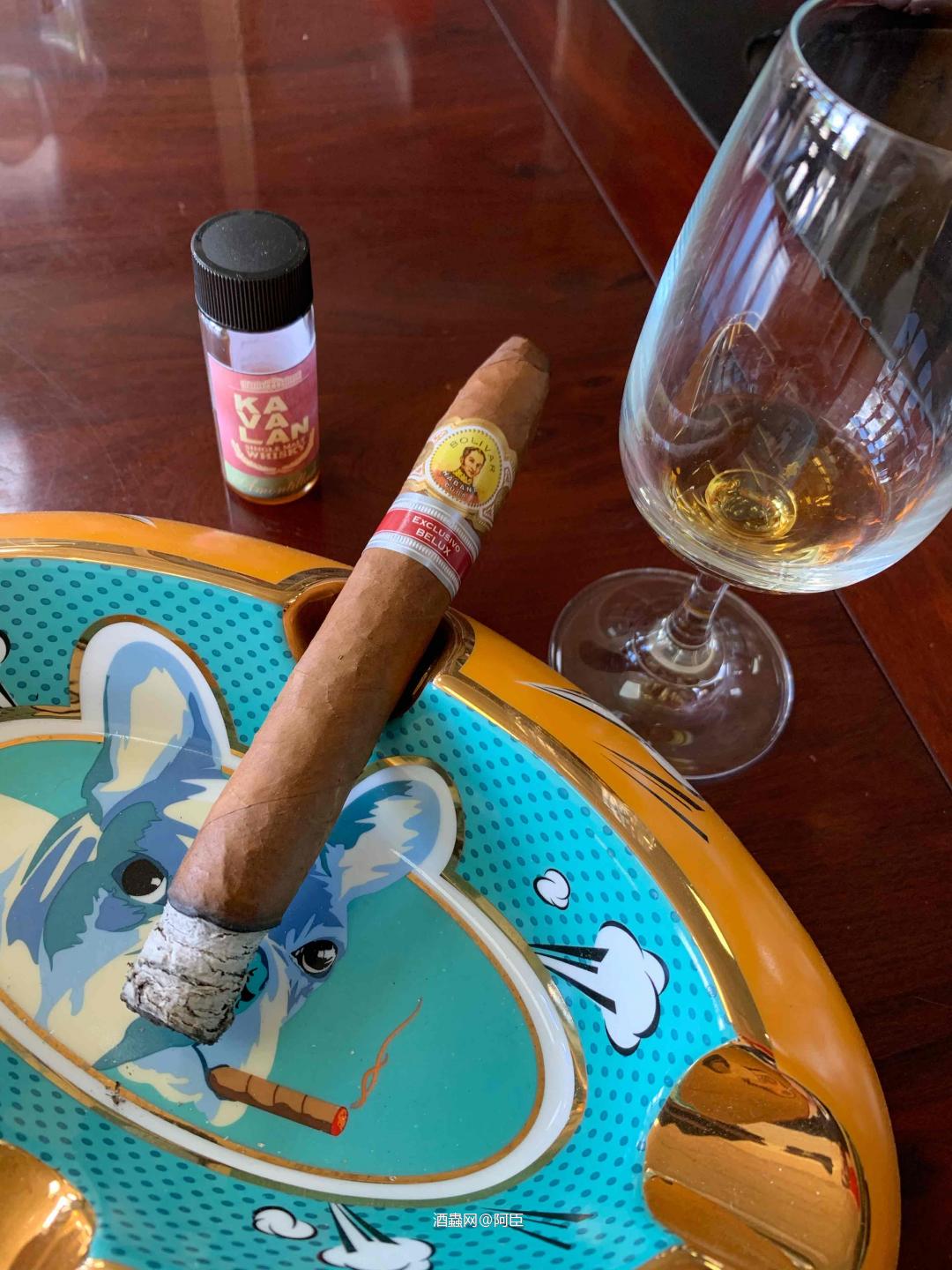 金车Amontillado雪莉桶，刚开始没有注意看酒精度，喝了一口，就像爆炸了一样，香气确实名不虚传