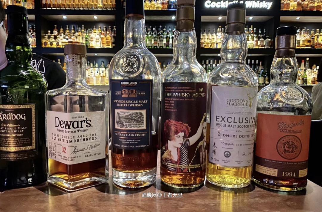 各位观众，请对号入座。