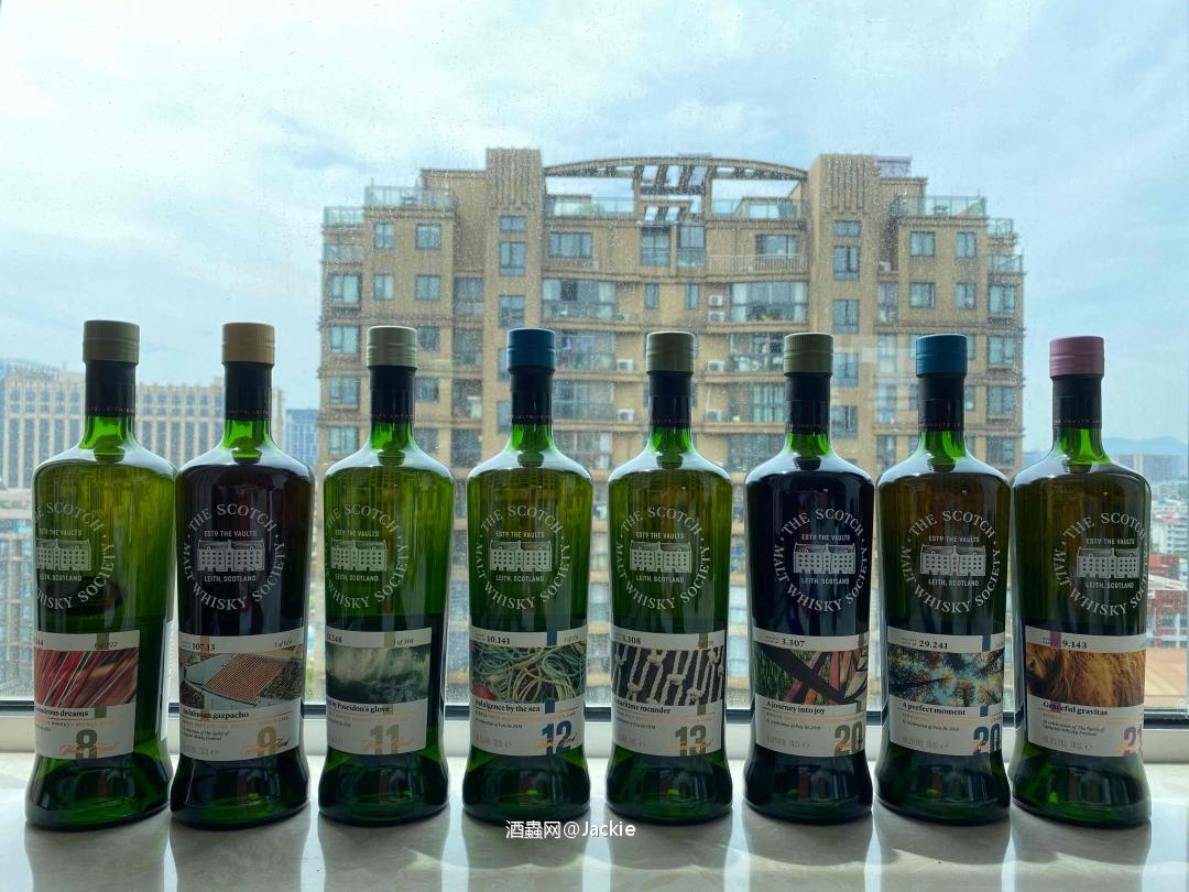 阳光很好，整理一下协会，以前看标买酒，现在看颜色买。管别人说什么，开心就好，管升值干什么，有乐趣就好～