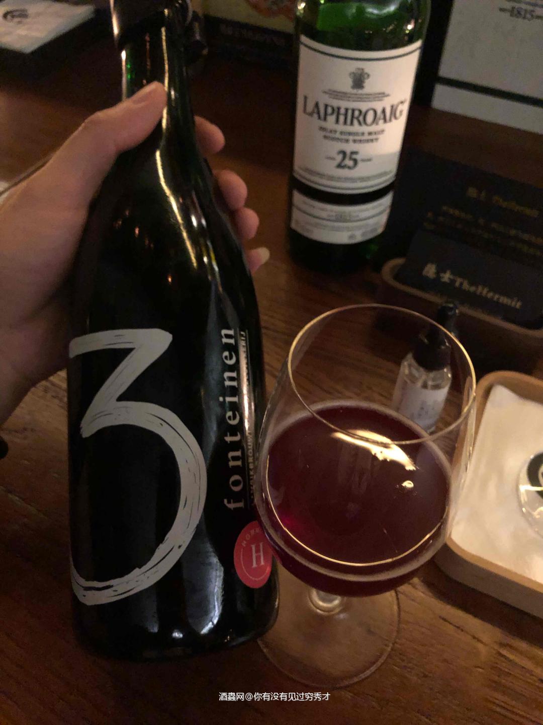 拉佛格25YO<p class='p'/>酒体清澈,深金色,细小的沉淀偏多,<p class='p'/>闻香:柔…