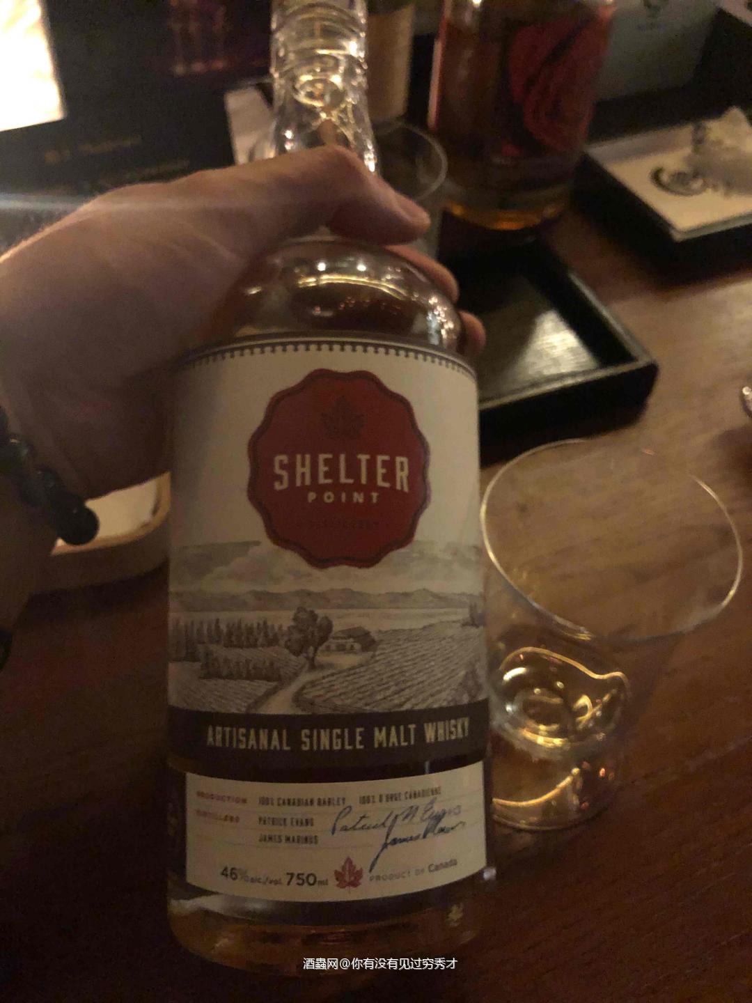 酒体清澈，柠檬色， 闻香：一丝丝烟熏、熟香蕉、坚果、辛香料、…