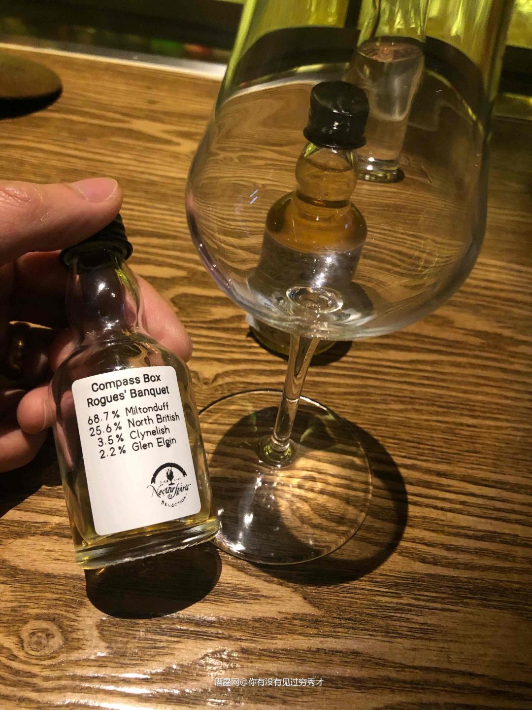 康沛勃克司—恶棍盛宴 46% 酒体清澈,暗金色, 闻香:一丝…