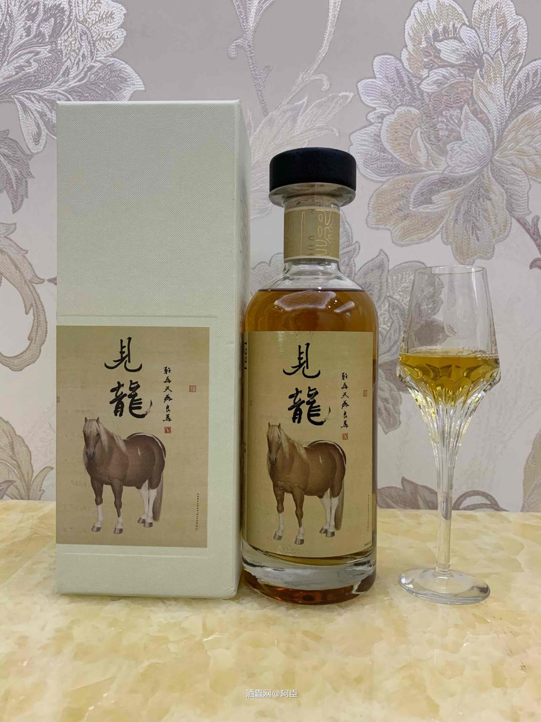 見龍1991<p class='p'/>来自艾雷岛熟成28年的淡泥煤风味单桶威士忌<p class='p'/>闻…