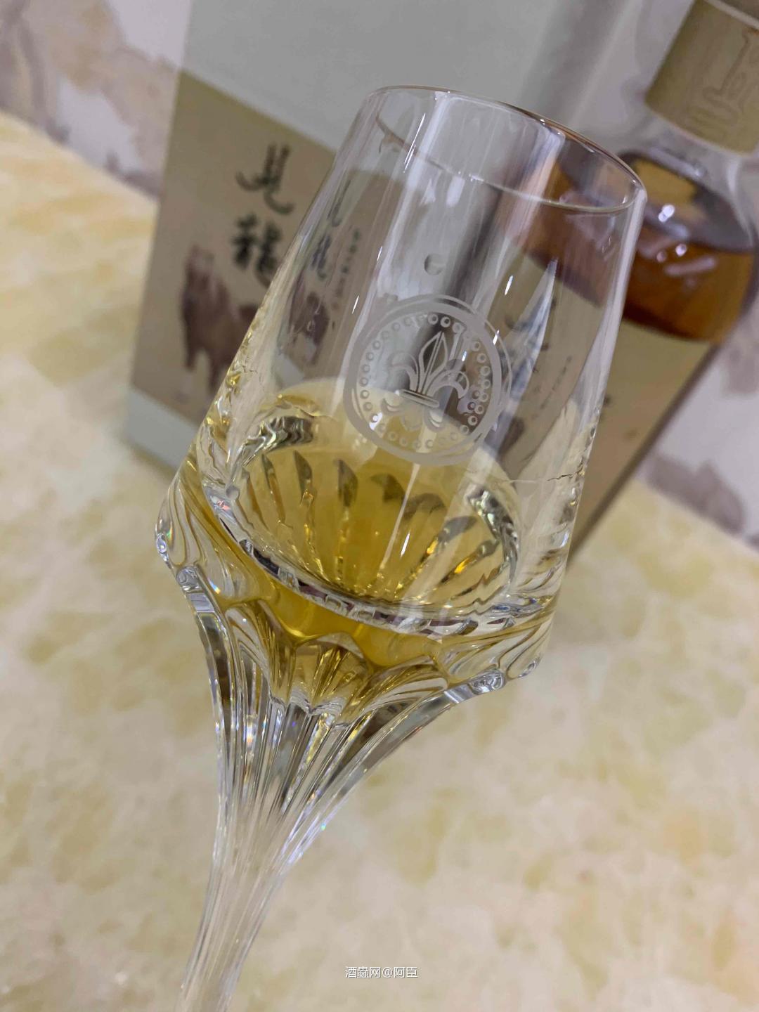 見龍1991<p class='p'/>来自艾雷岛熟成28年的淡泥煤风味单桶威士忌<p class='p'/>闻…