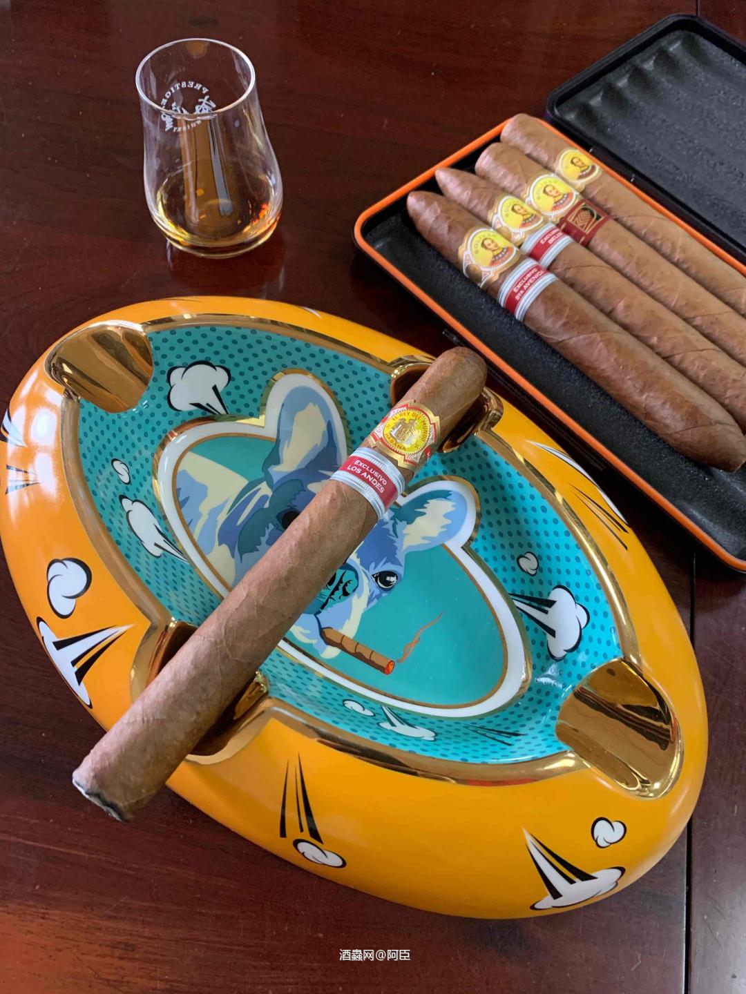 格兰盖瑞21年手工瓶，还是不错的一款酒，就是咸了一点点，香气很足，尾韵悠长，爆发力也挺好的（送的分享瓶还是不错的）