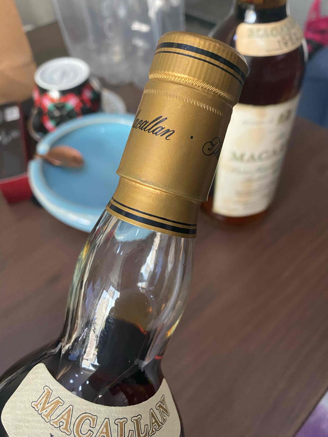 没搭理你还一直在后面咬