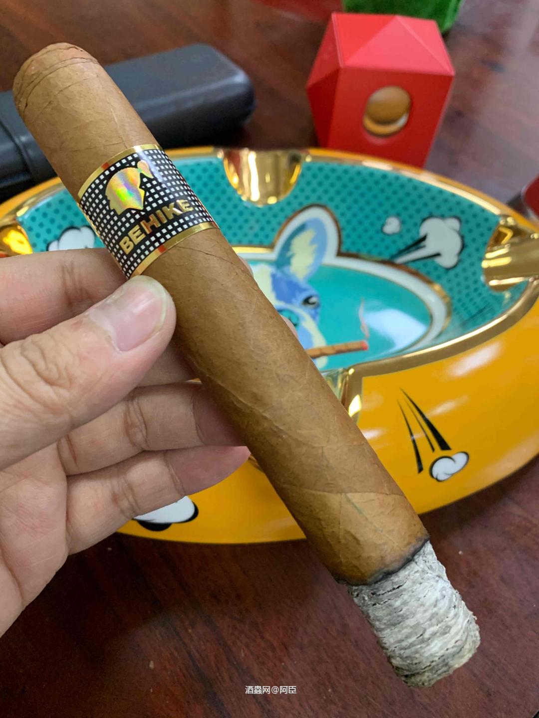 今晚狠心点抽支高希霸BHK54