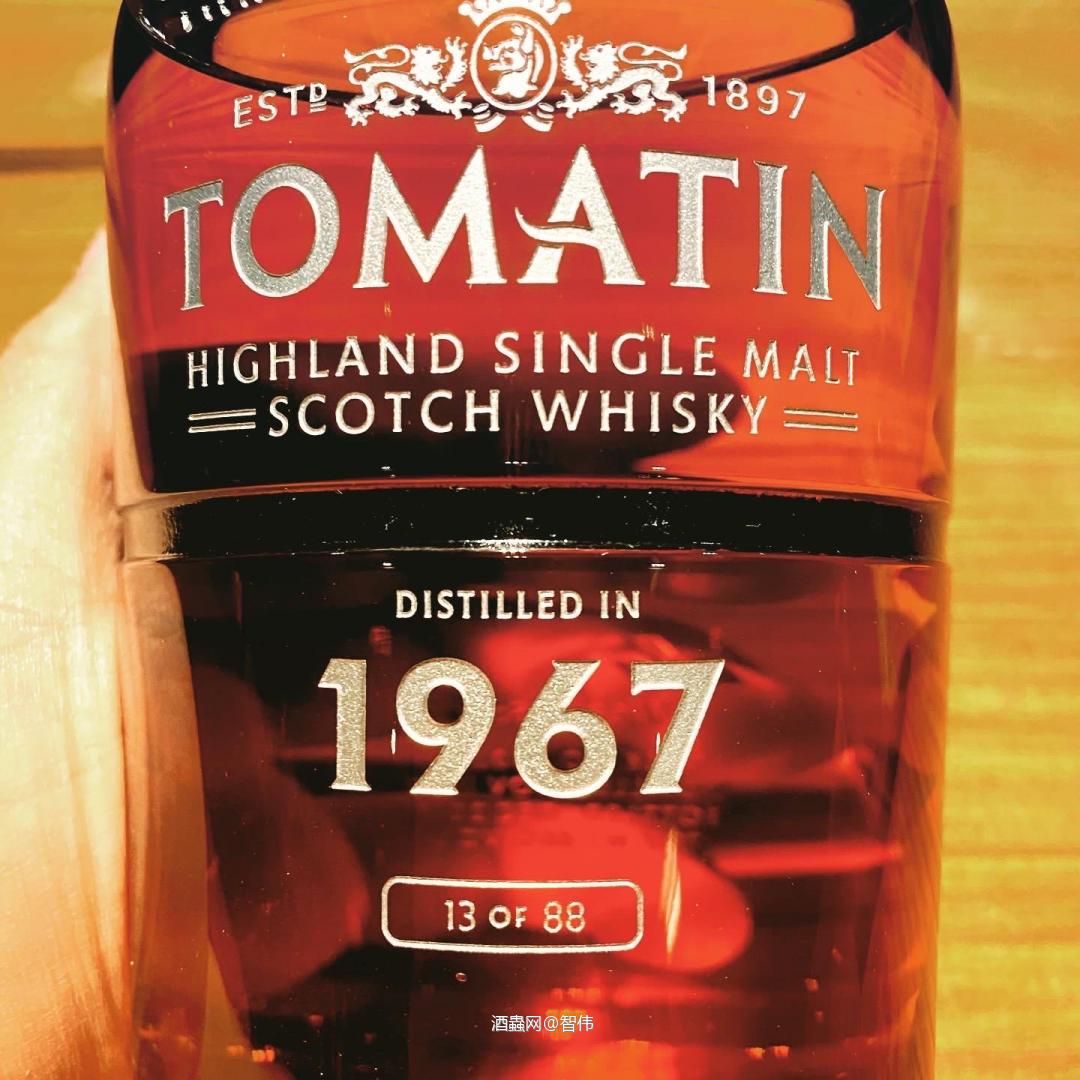 今天跟大家分享的是一瓶比较少见的Tomatin 50年老酒 …