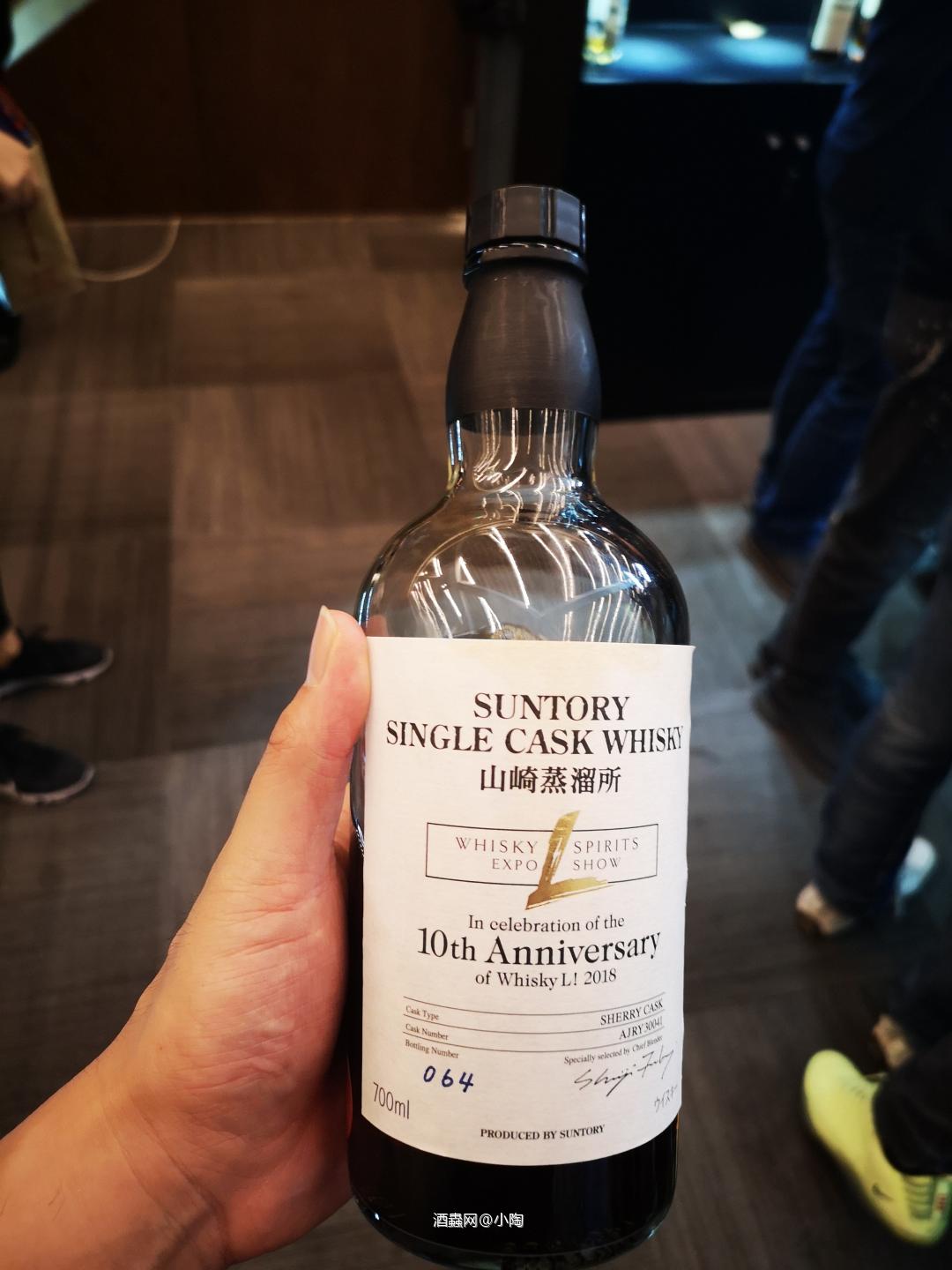 江畔临风御美酒 夜色撩人望星辰