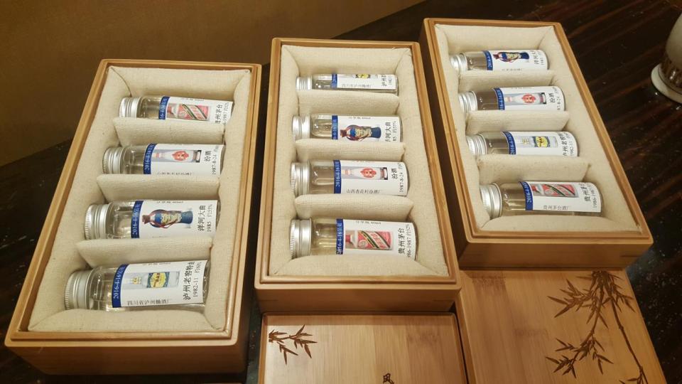 有时白酒也和朋友分享