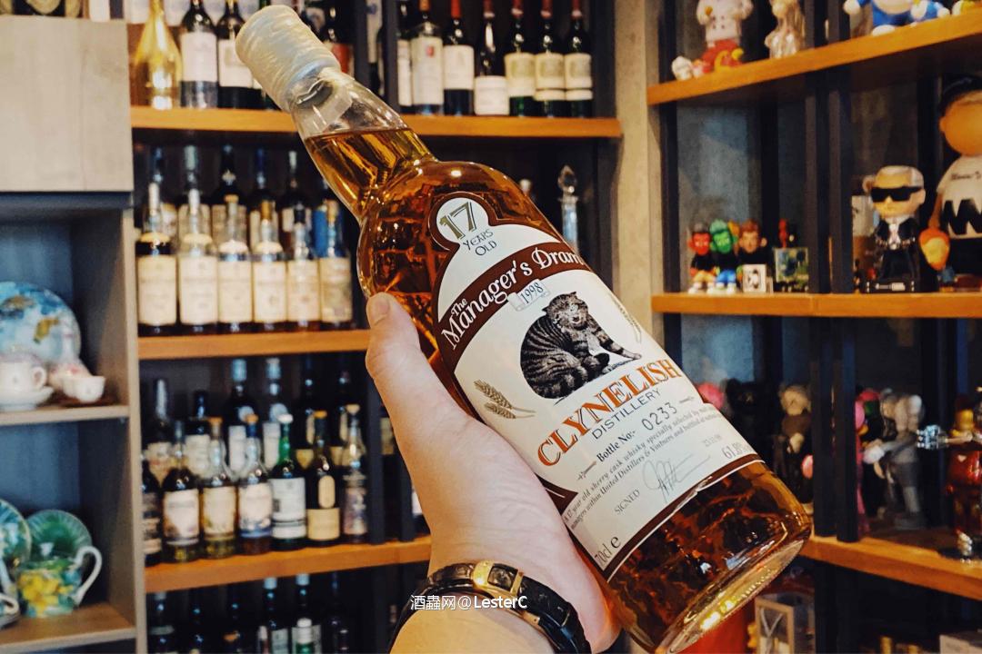 小饮一杯钟爱的🐱