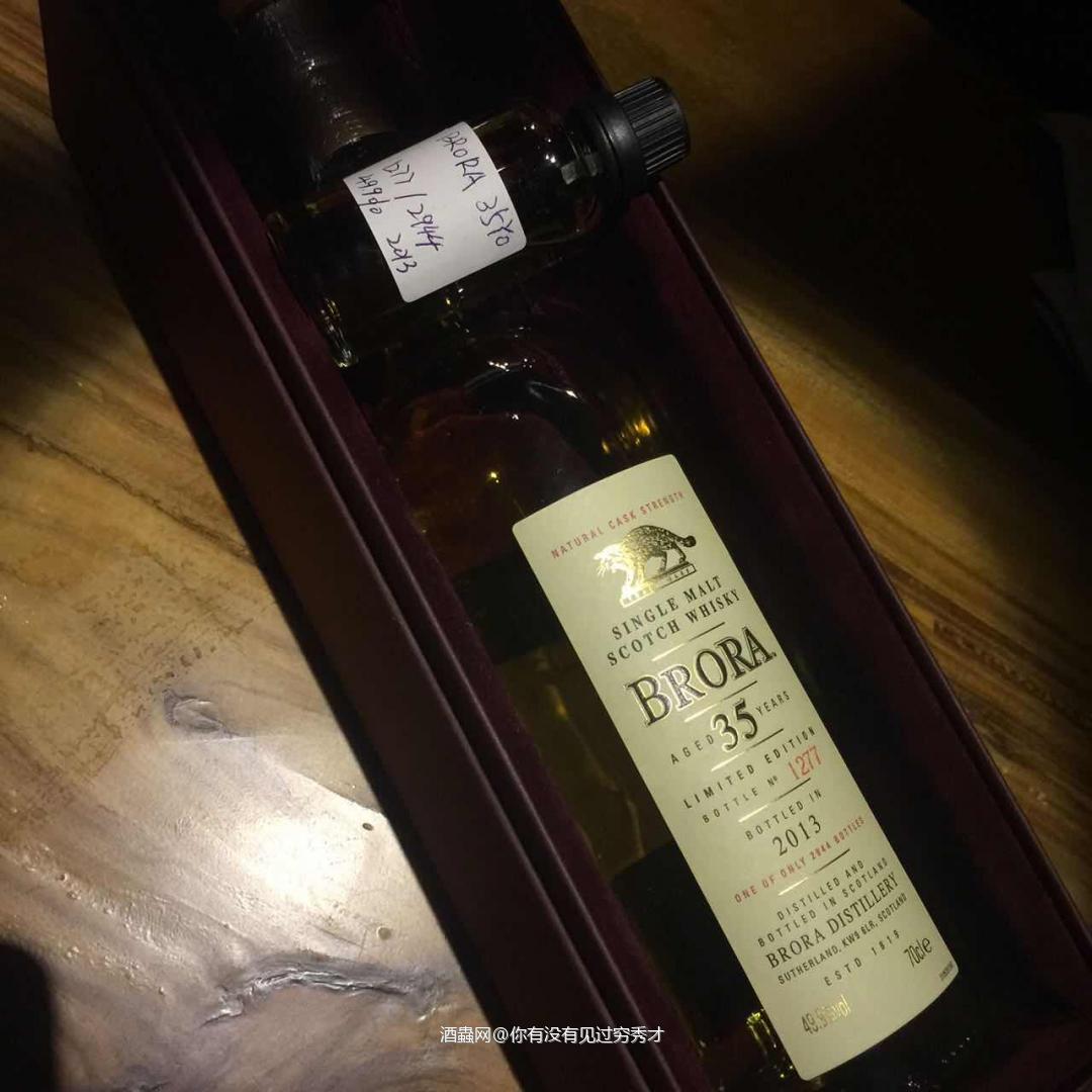 感谢酒虫， 酒体清澈，暗金色， 闻香：篝火、泥煤、熏肉、成熟…