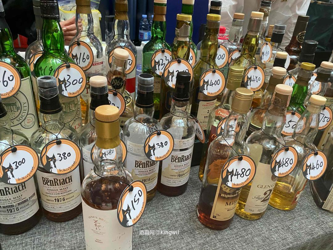 一堆老酒来不及喝