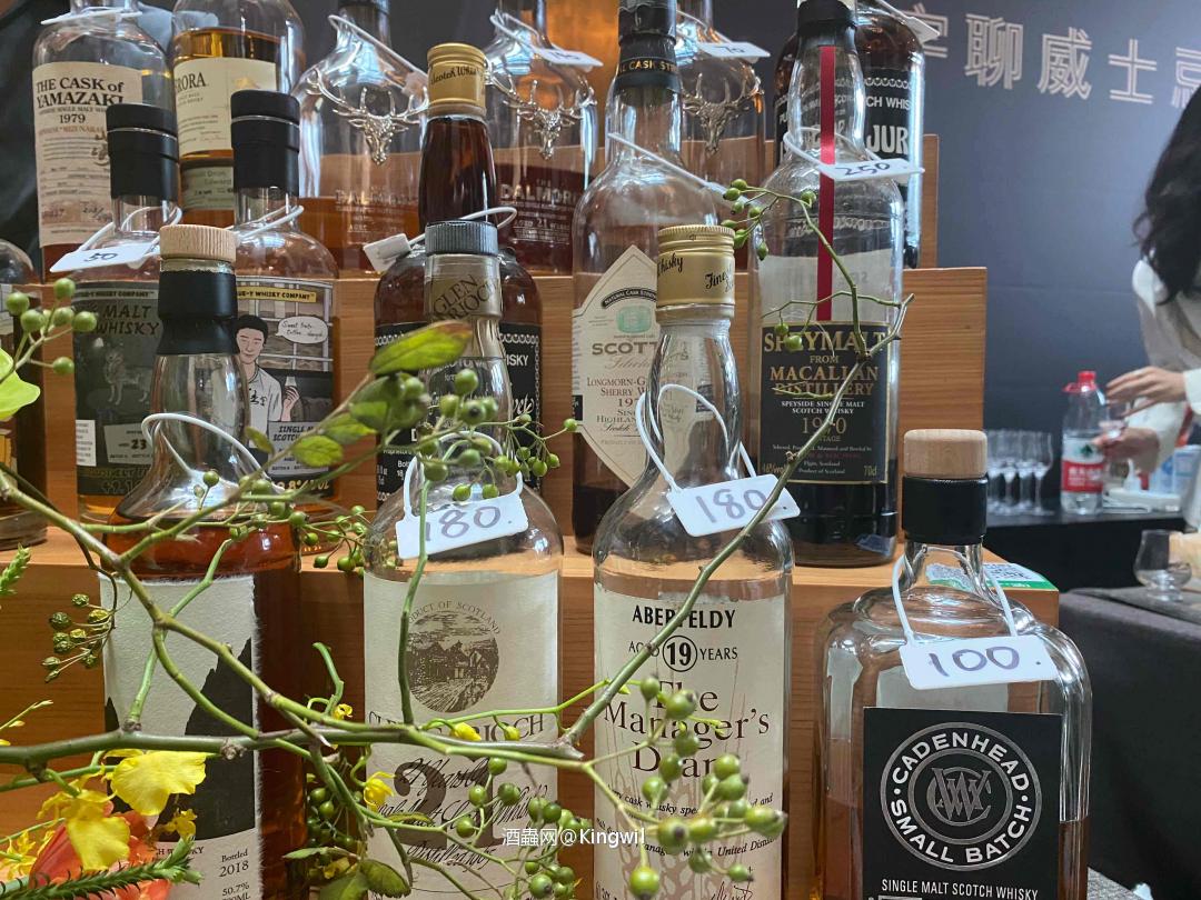 一堆老酒来不及喝