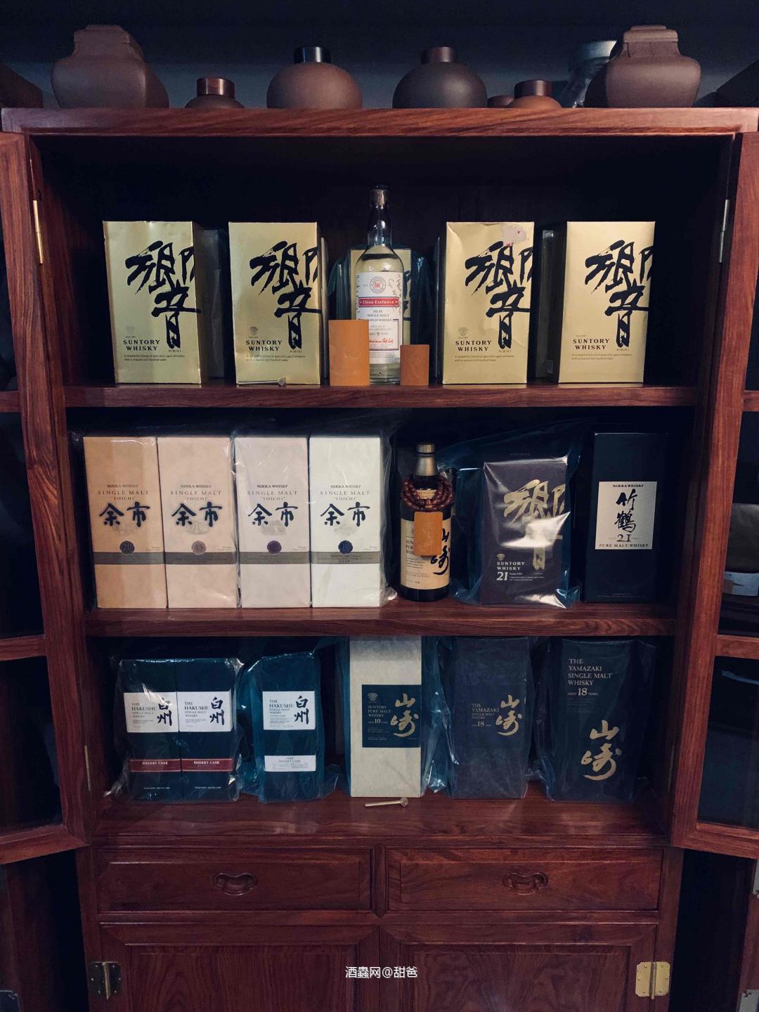 整理酒櫃，舒心。