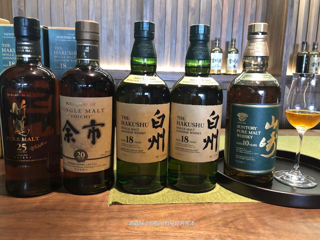 40%，酒体清澈，金黄色<p class='p'/>闻香：一丝烟熏、奶油、蜂蜜、薄荷、…