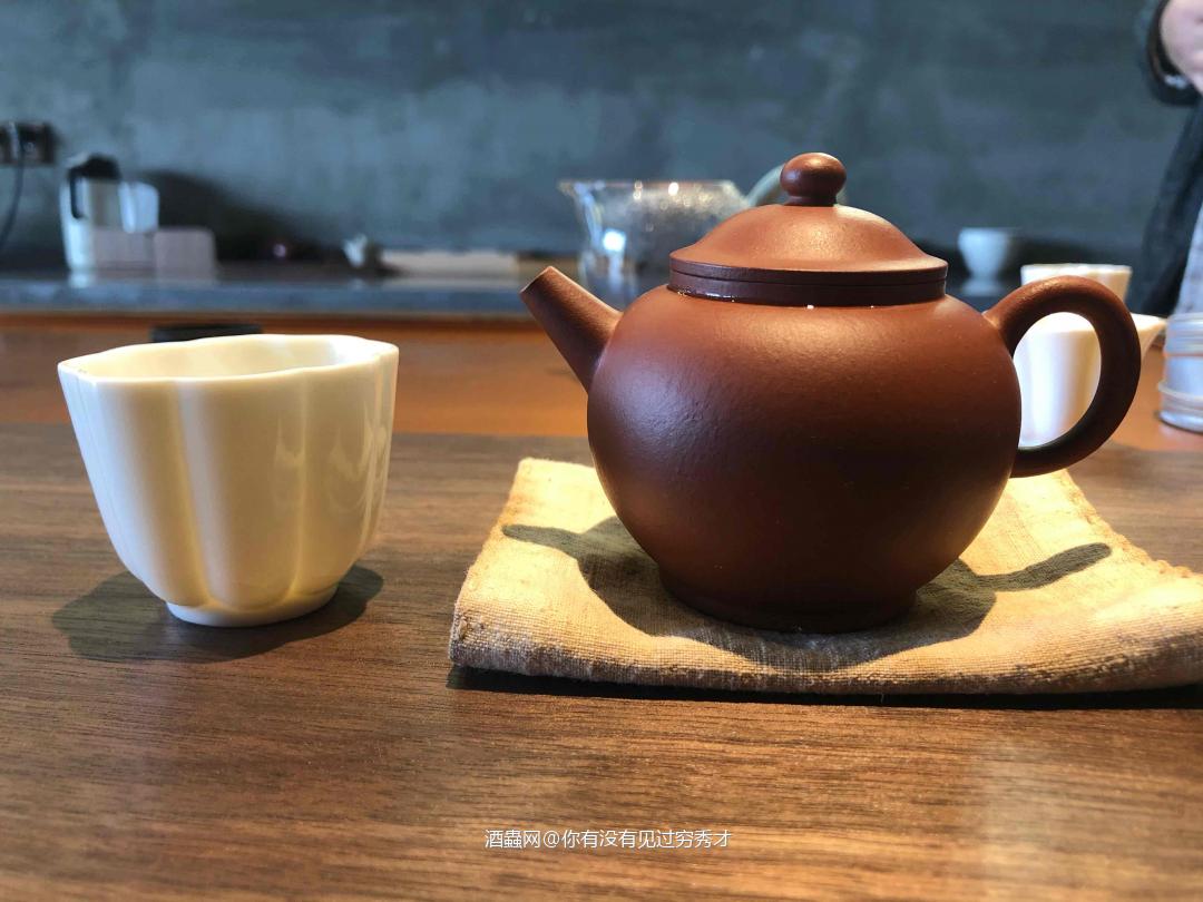 40%，酒体清澈，金黄色<p class='p'/>闻香：一丝烟熏、奶油、蜂蜜、薄荷、…