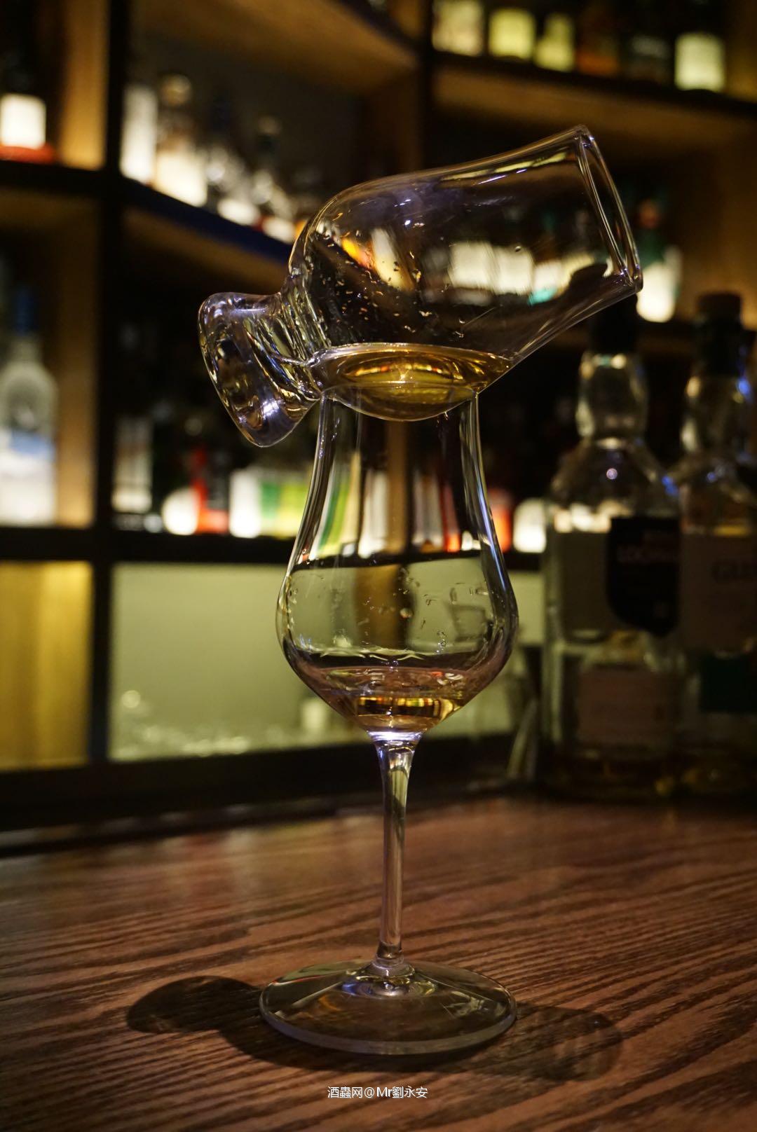 晚上喝一杯放松一下，