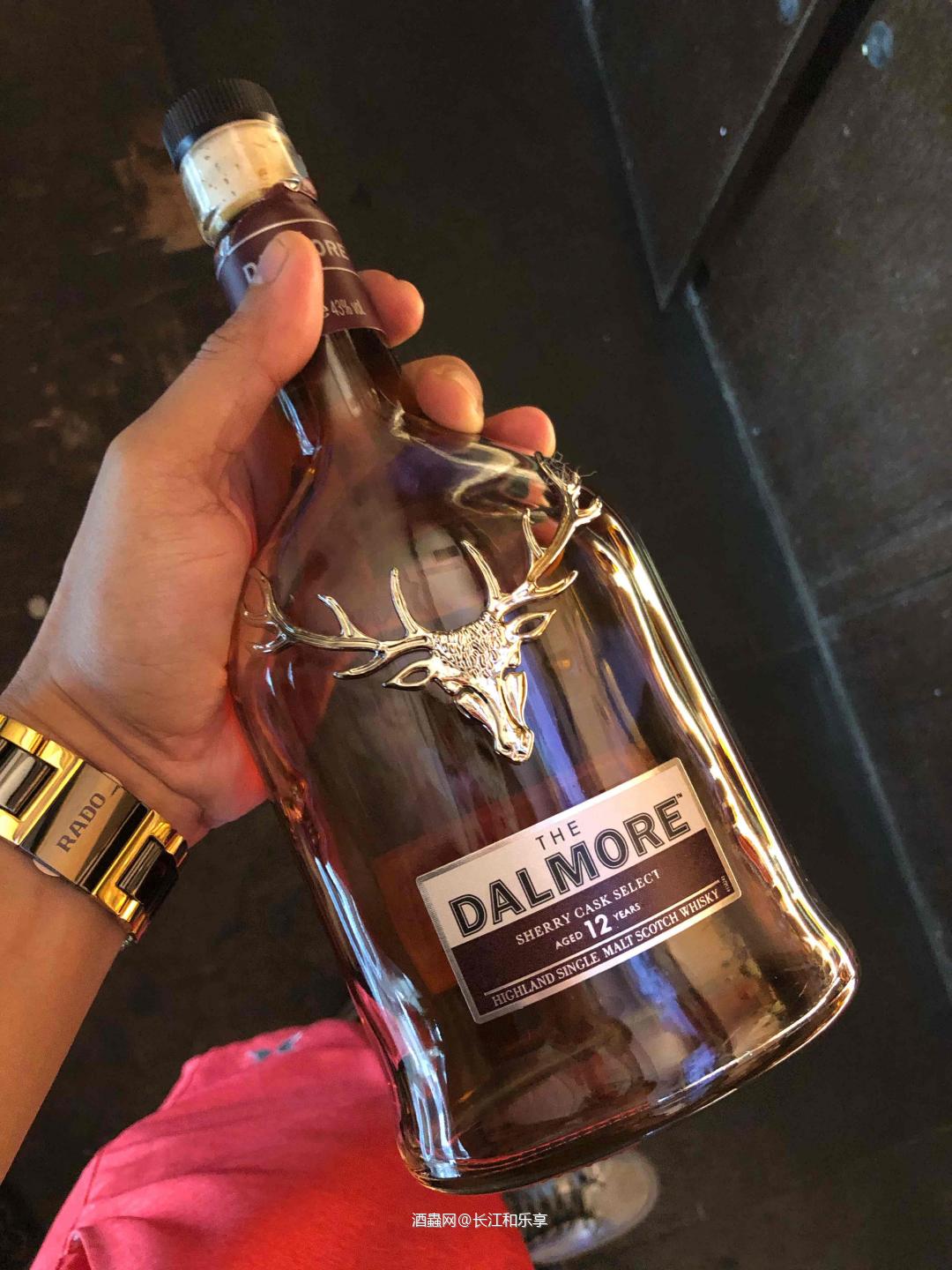 对比起来真的风味各有大不同。原桶酒就是底蕴深厚，香、滑、活、变、厚。达摩依然是餐后聚雅的最佳选择，层次浓厚意犹未尽。威士忌的晚上就是身心愉悦的美好时光。