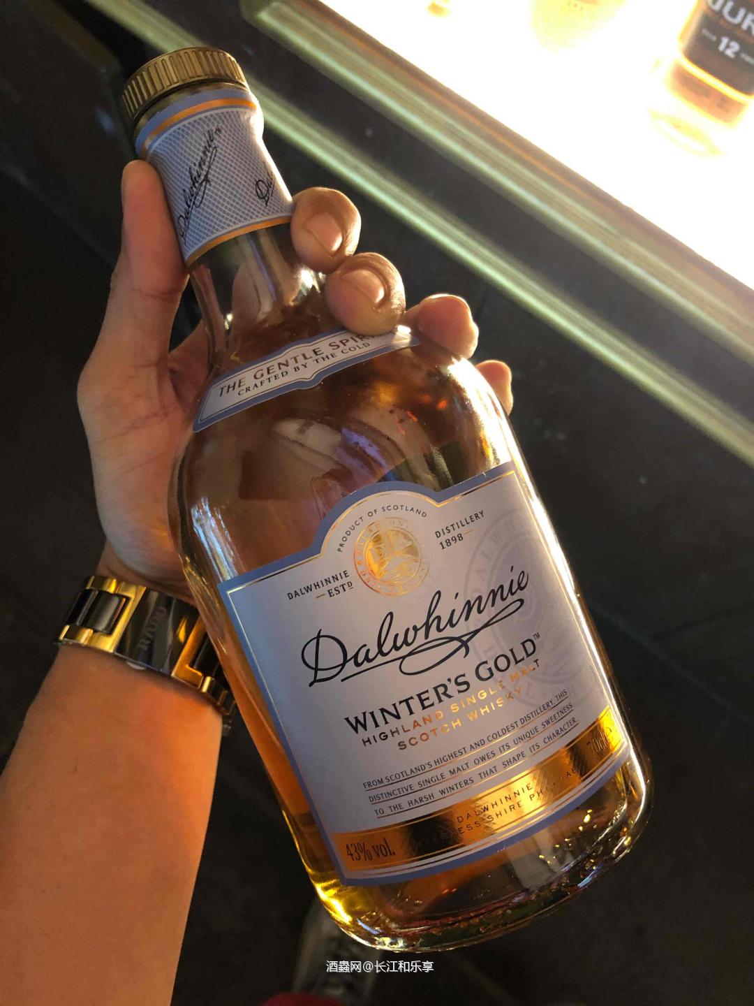 对比起来真的风味各有大不同。原桶酒就是底蕴深厚，香、滑、活、变、厚。达摩依然是餐后聚雅的最佳选择，层次浓厚意犹未尽。威士忌的晚上就是身心愉悦的美好时光。