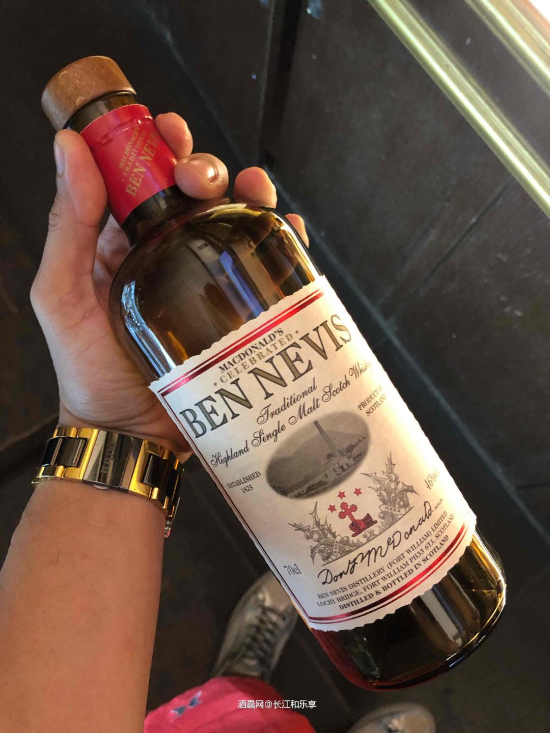 对比起来真的风味各有大不同。原桶酒就是底蕴深厚，香、滑、活、变、厚。达摩依然是餐后聚雅的最佳选择，层次浓厚意犹未尽。威士忌的晚上就是身心愉悦的美好时光。