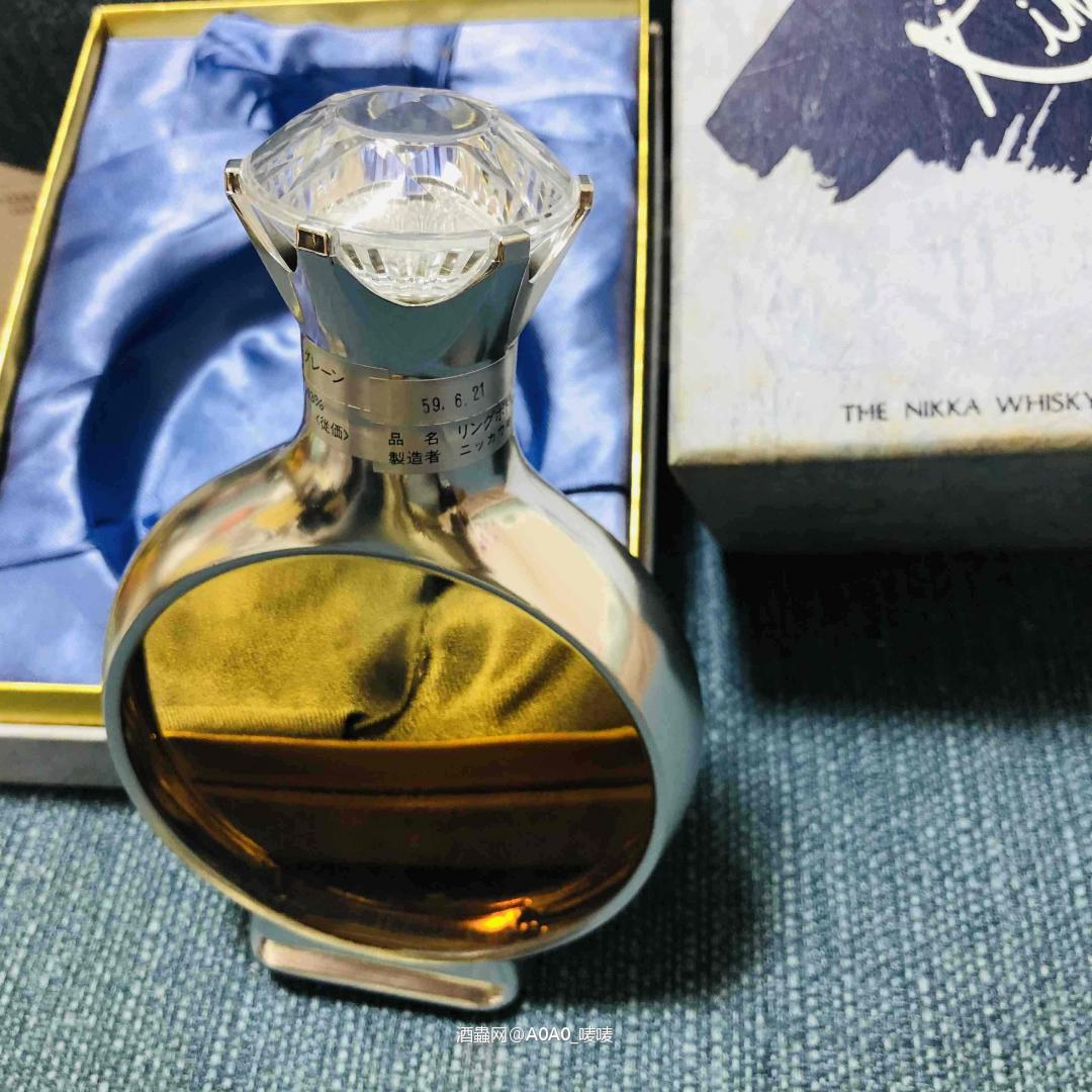 日本威士忌有田烧 瓷瓶才是我的最爱～ 继续吃土集邮ing～<img src='https://sdata.whiskyworm.com/xcxpics/emoji_6.png' class='emoji' />