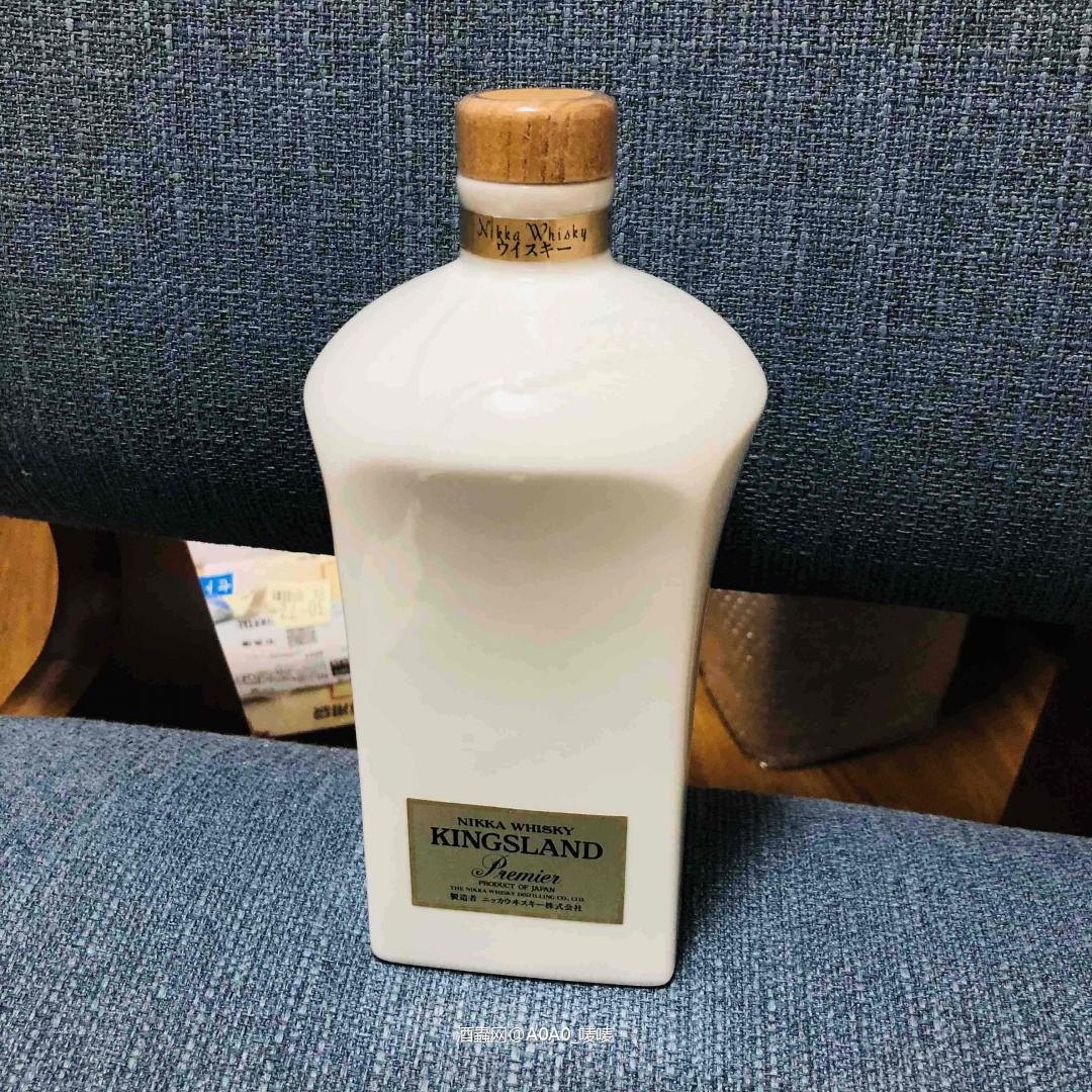 日本威士忌有田烧 瓷瓶才是我的最爱～ 继续吃土集邮ing～<img src='https://sdata.whiskyworm.com/xcxpics/emoji_6.png' class='emoji' />