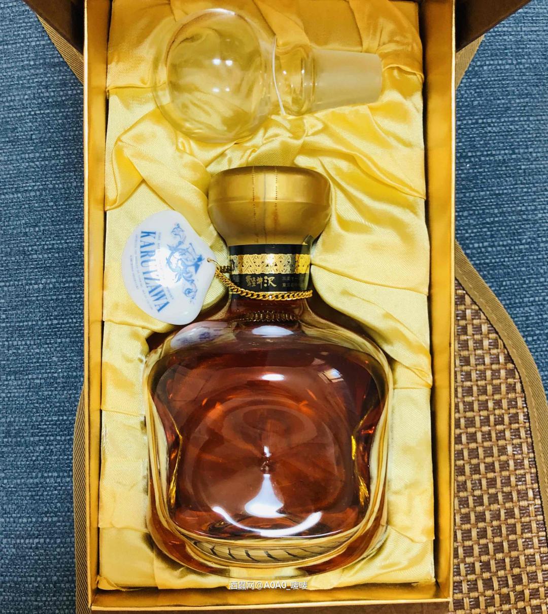 日本威士忌有田烧 瓷瓶才是我的最爱～ 继续吃土集邮ing～<img src='https://sdata.whiskyworm.com/xcxpics/emoji_6.png' class='emoji' />