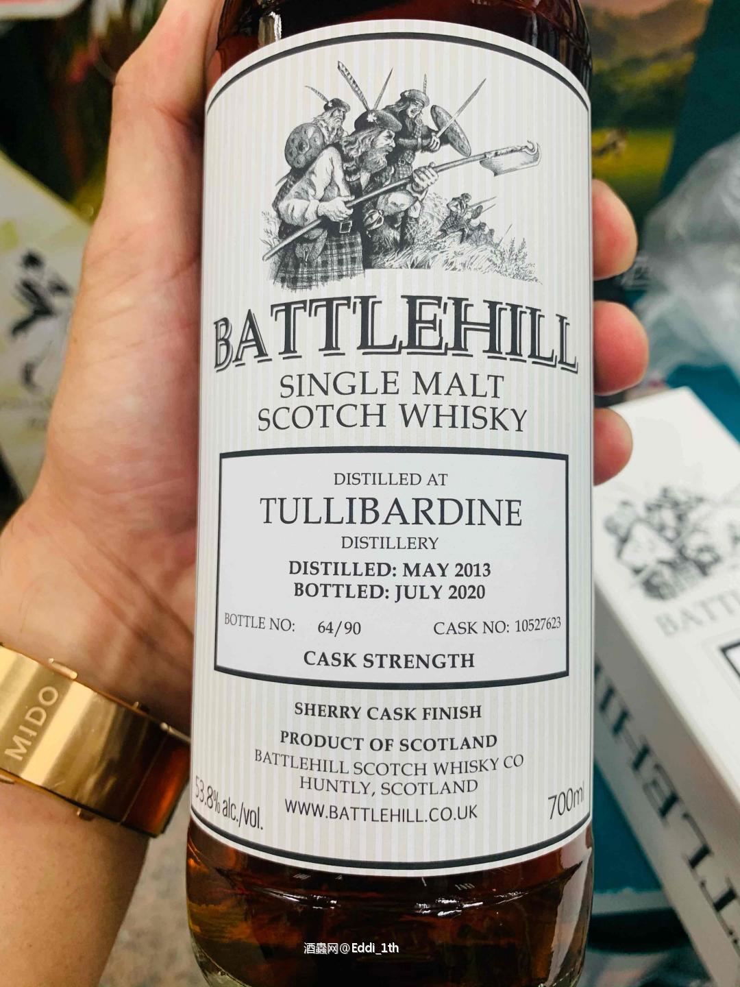 鮮明的木質氣味，淡淡的烏龍茶氣味，<p class='p'/>入口後乾淨輕盈的酒體讓雪…