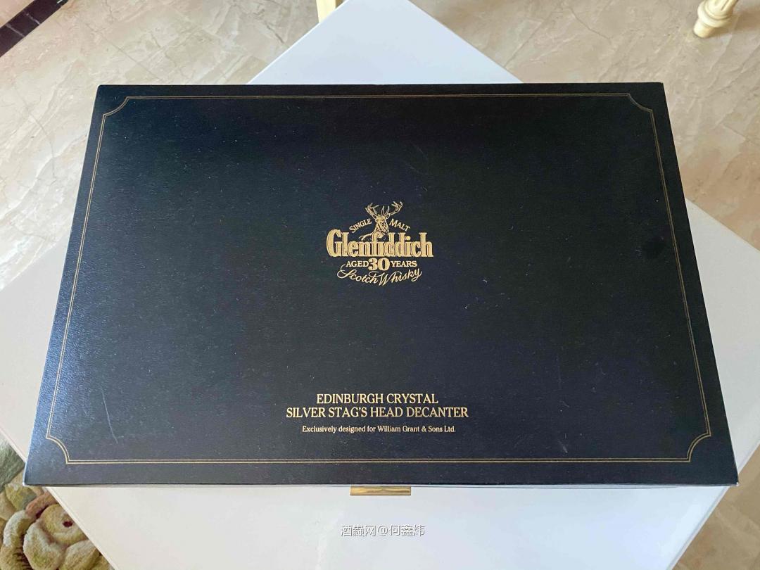 格兰菲迪30年水晶瓶银鹿头，购于95年左右，能在能值多少钱有懂的朋友吗