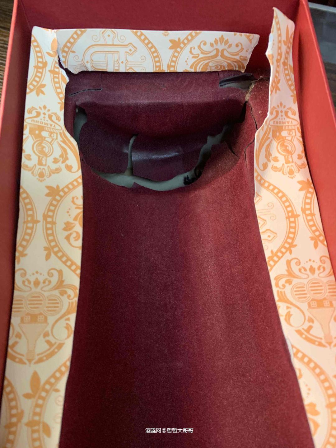 檀都 伊恩·怀特克罗斯(SC)全球限量676瓶。 可惜的是包装破损了，心痛阿[流泪]