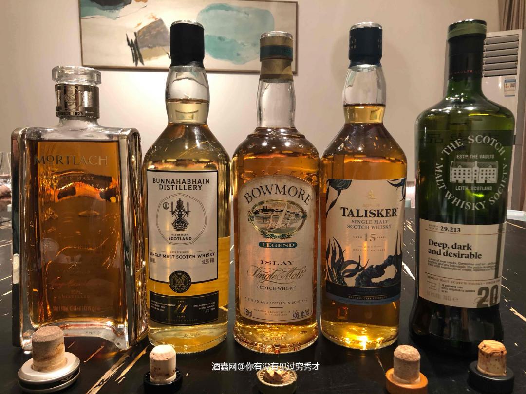 慕赫25年<p class='p'/>酒体清澈，暗金色，<p class='p'/>闻香：薄荷、青草、烟熏、烟丝…