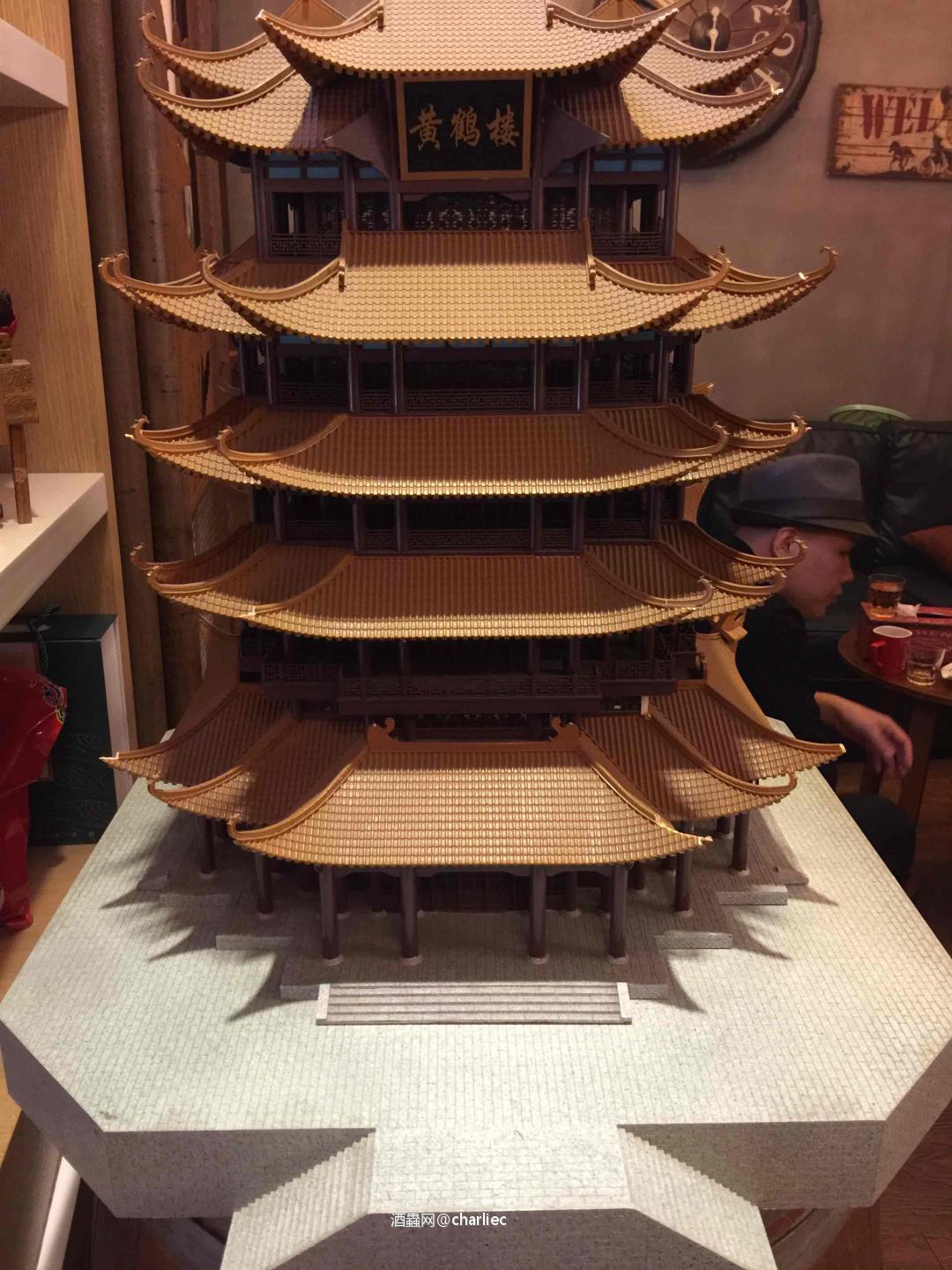 黄鹤一去不复返 白云千载空悠悠