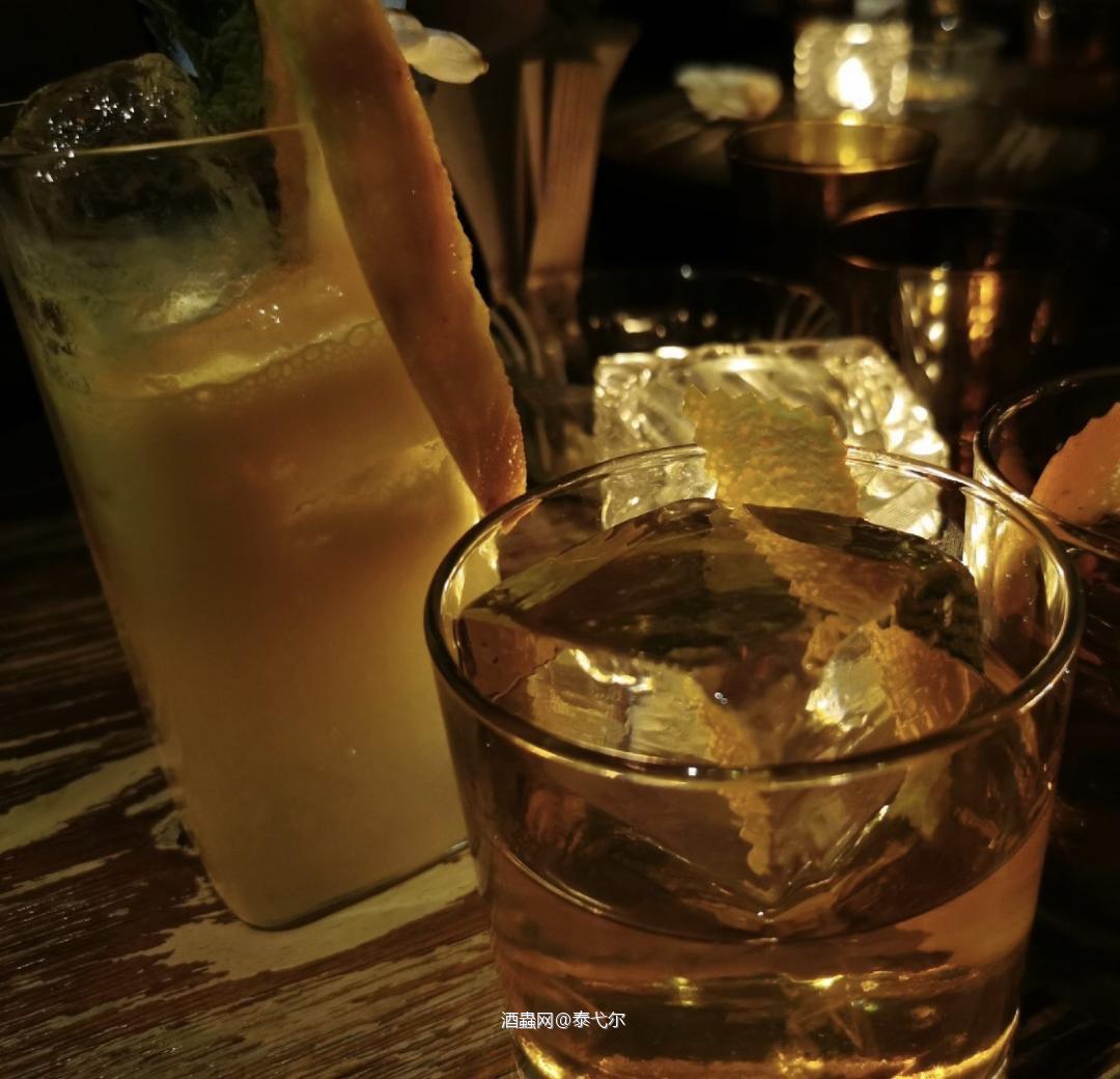 跨年通宵真不容易，祝大家新年快乐！