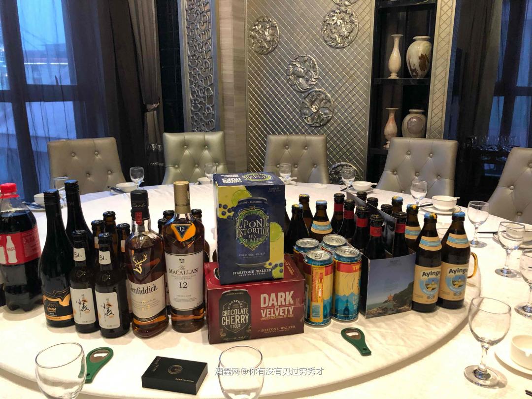 安努克彼得亚克艺术家第四版 46%<p class='p'/>酒体清澈，亮金色，<p class='p'/>闻香…