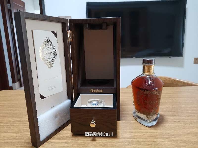 收个格兰菲迪38年的木盒 盒子被快递搞丢了。。