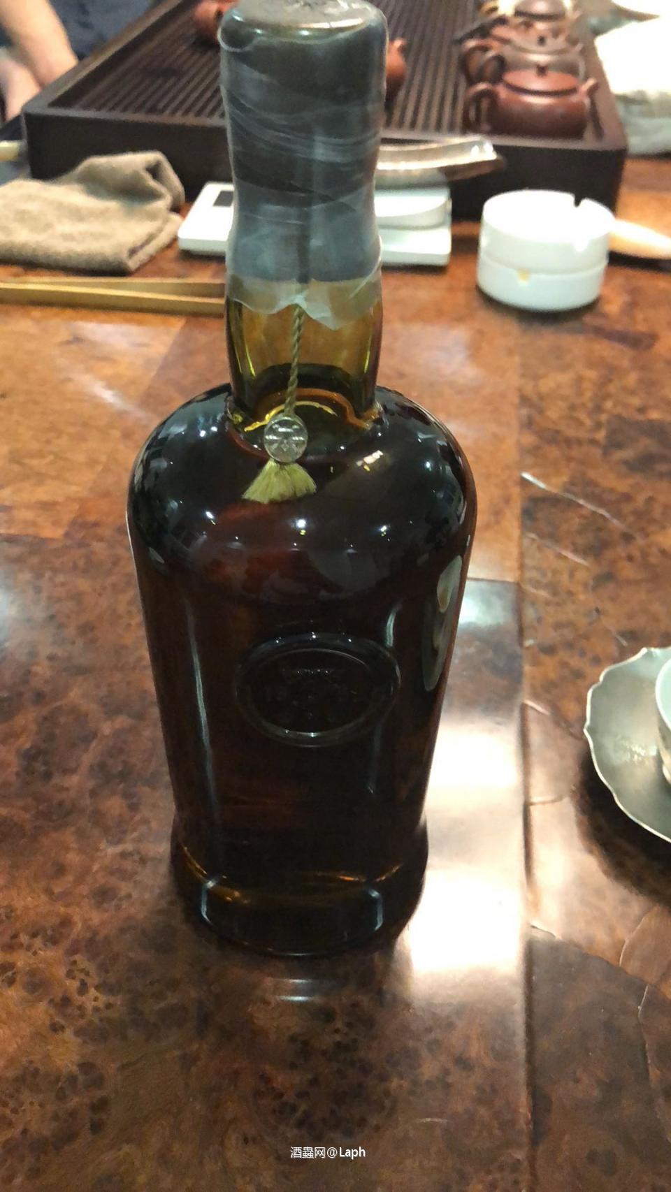 一堆小号蜂拥而起！但这家伙上任已来也没一款我合心意的，ob上至1965下至1990都喝过。